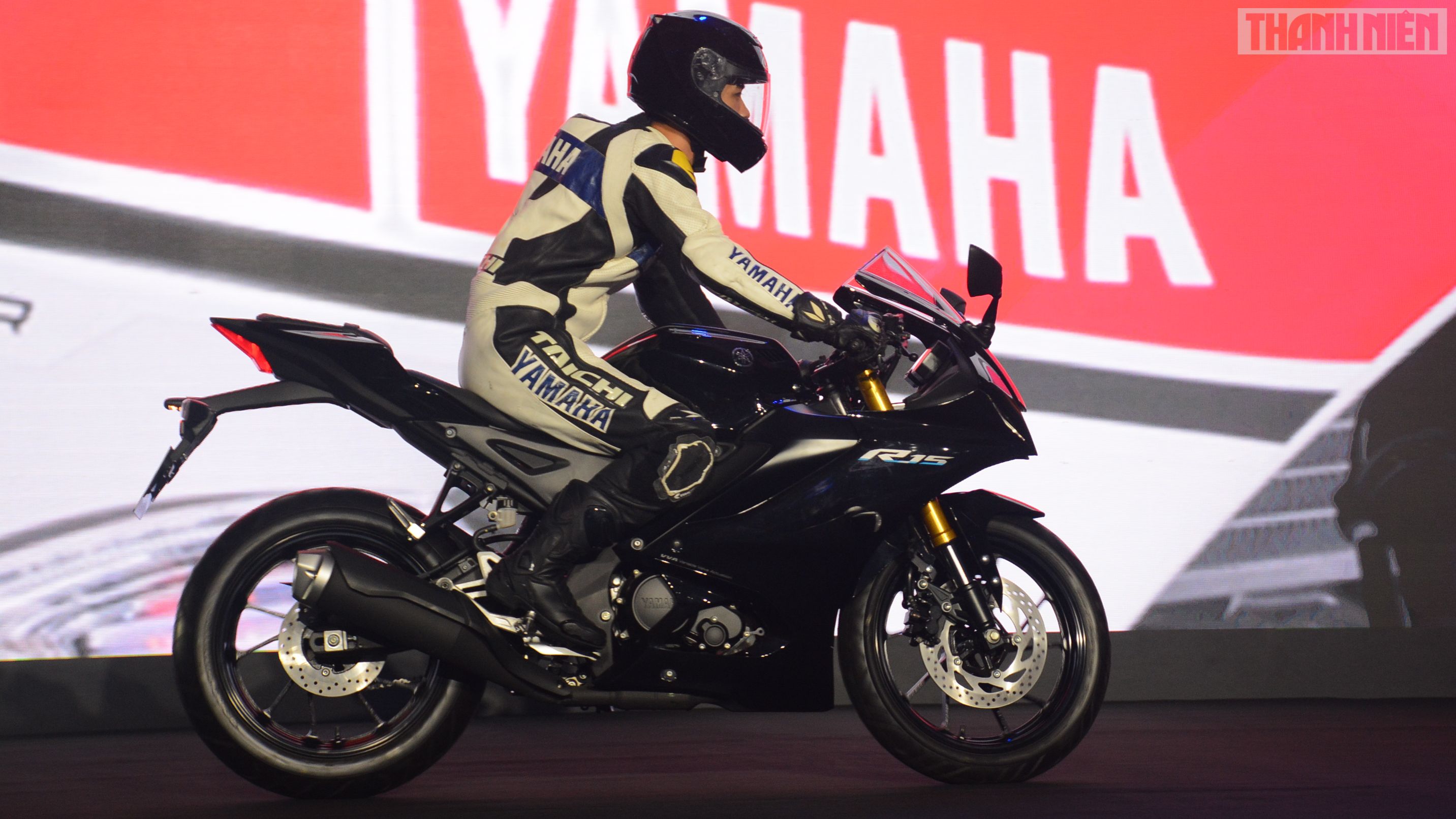 Yamaha YZFR15 V30 MotoGP Edition tình làng