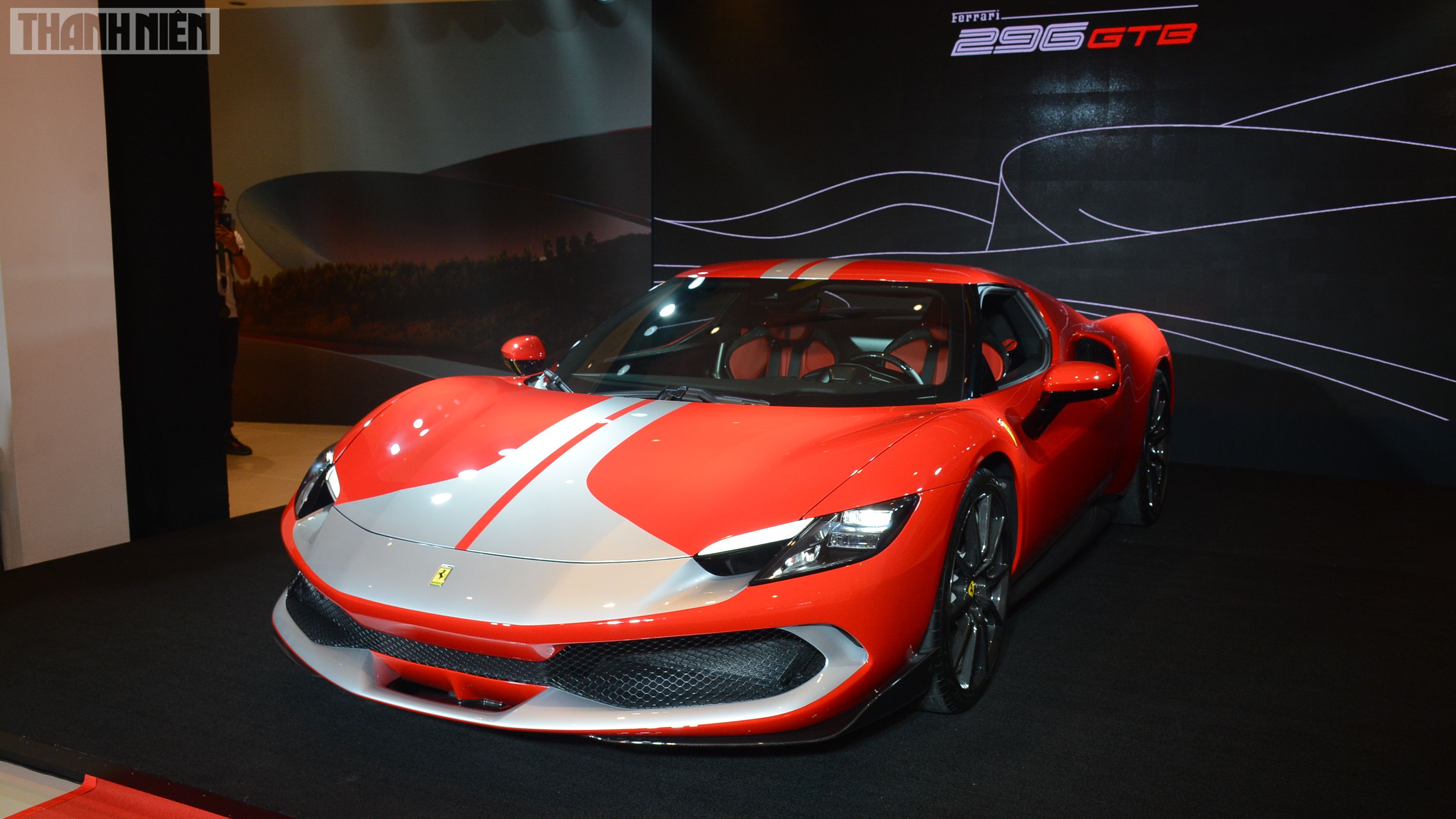 Sau Lamborghini hãng siêu xe Ferrari dừng sản xuất vì dịch Covid19