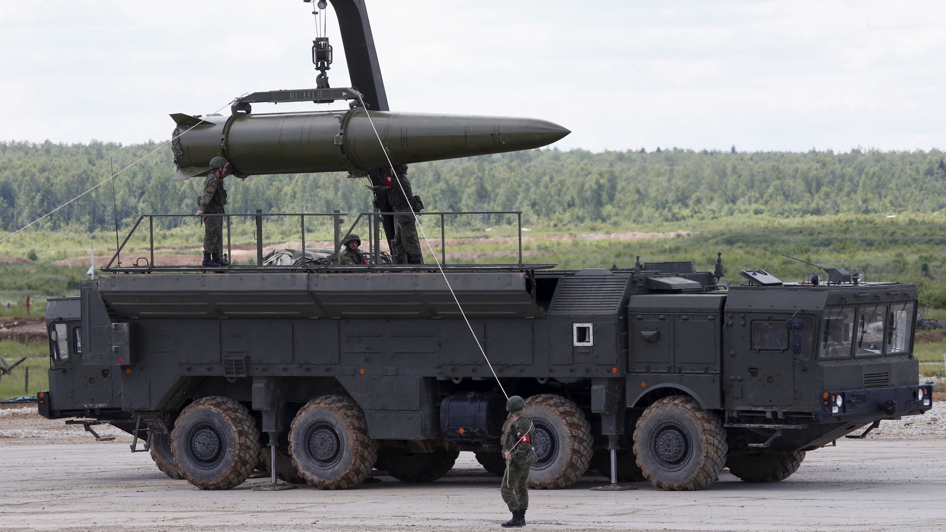 Ukraine tố Nga đưa tên lửa đạn đạo Iskander-M đến sát biên giới