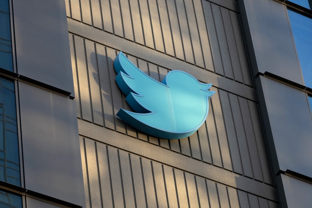Twitter bắt đầu cắt giảm nhân sự ồ ạt
