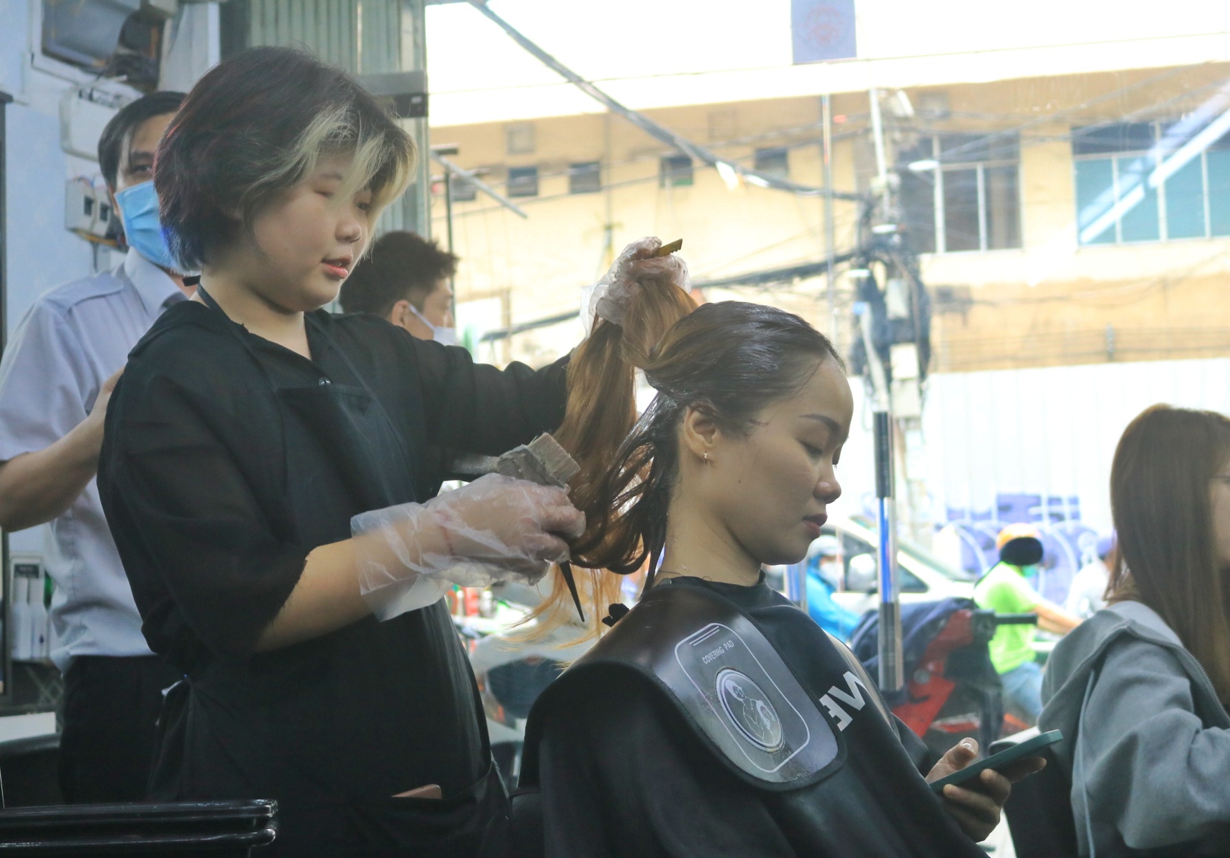 Tuyển thợ cắt tóc thợ phụ gội sấy  Hanoi