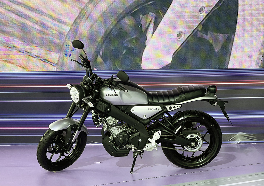 VIDEO Chi tiết Yamaha YB125SP  xe côn tay dáng cổ điển tại Hà Nội