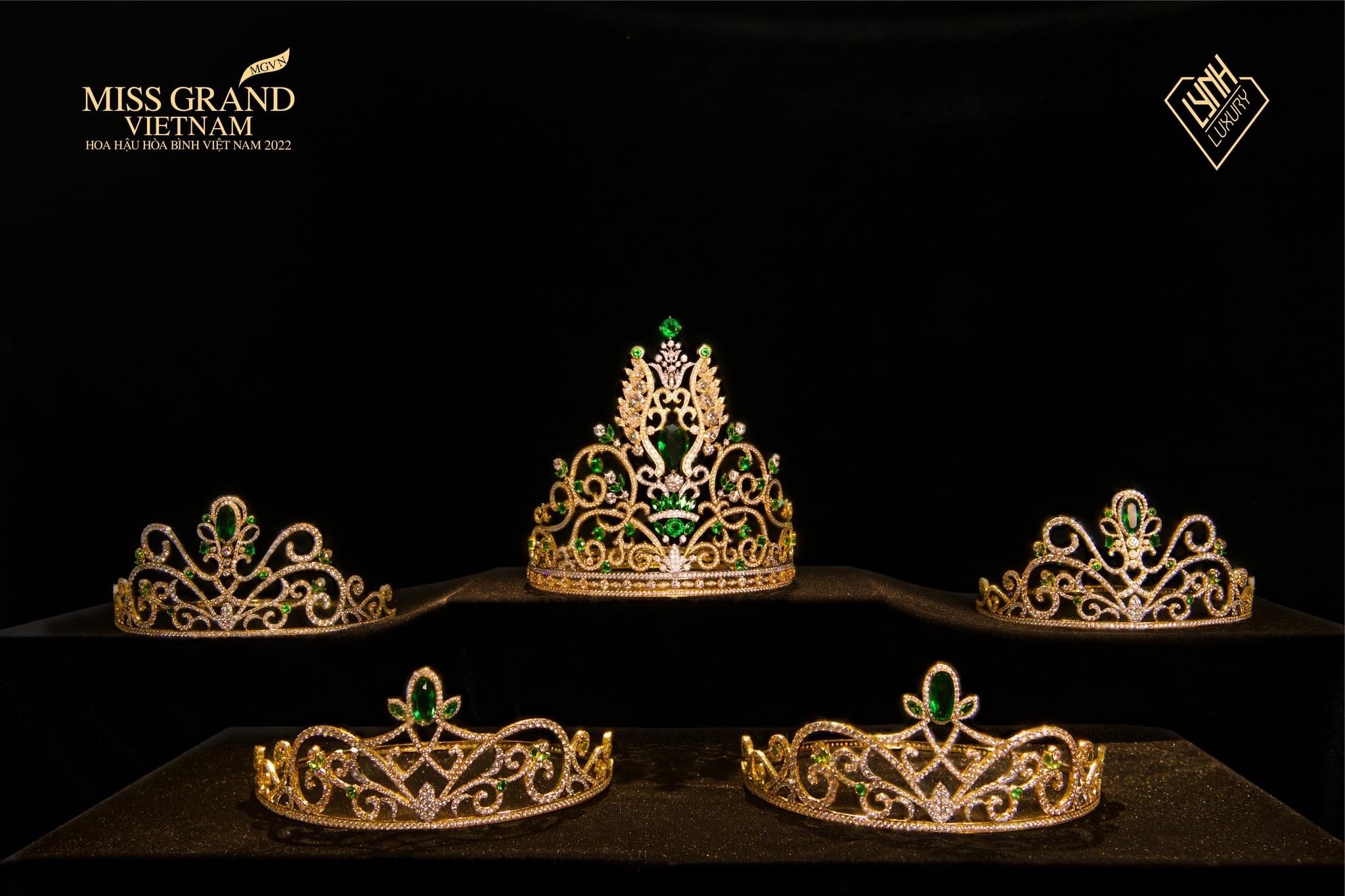 Theo dõi buổi lễ đăng quang của hoa hậu quốc gia và chiêm ngưỡng vẻ đẹp của vương miện hoa hậu được chế tác tỉ mỉ và lộng lẫy trên đầu người đẹp.