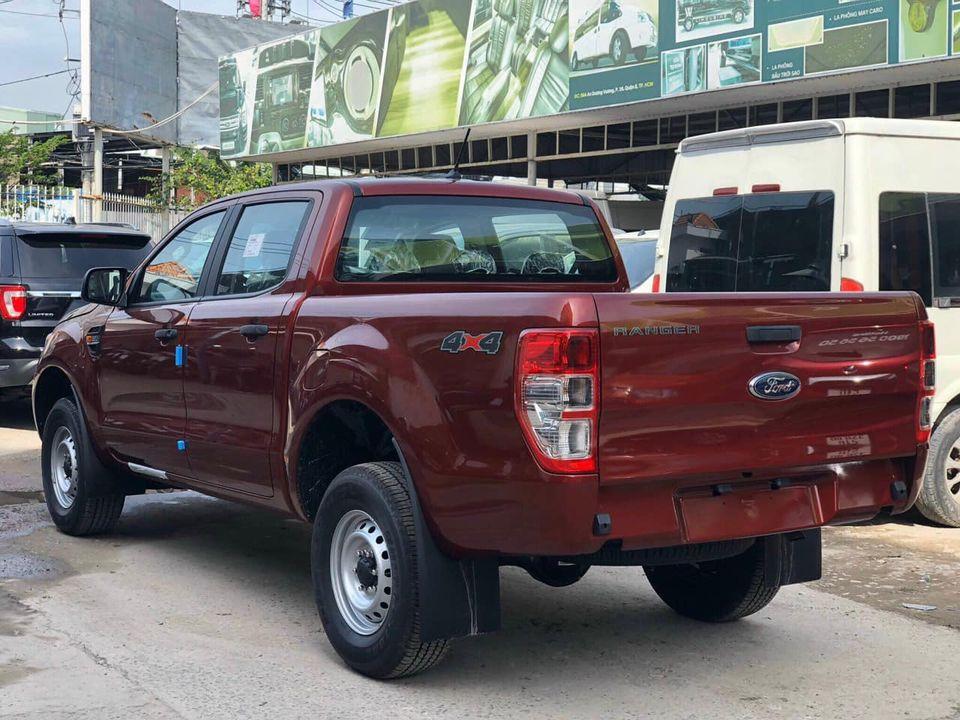 Ford Ranger XLT 22L 4x4 MT 2023 Giá lăn bánh KM Thông số xe