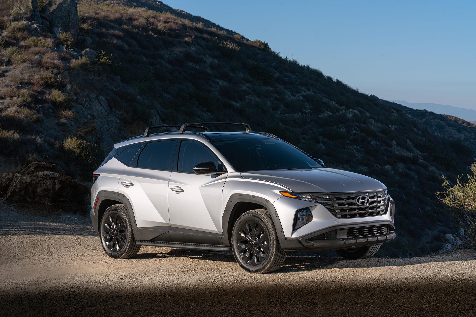 Hyundai Tucson 2022 giá lăn bánh 32023 TSKT đánh giá chi tiết