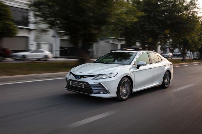 Những điểm mới trên Toyota Camry 2023 nhập khẩu Thái lan