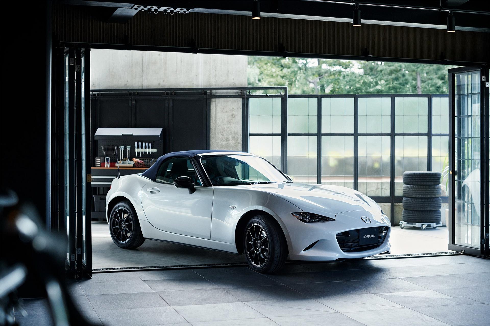 Mazda úp mở về mẫu xe thể thao mới  Xe thể thao