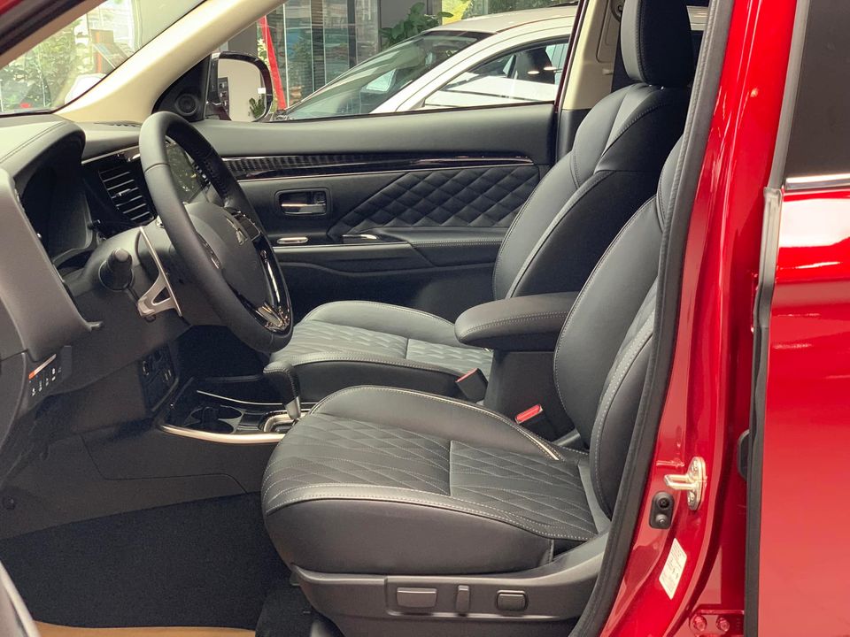 Ốp nội thất ô tô Mitsubishi Outlander 2018  2022 Vân gỗ  Otom Việt Nam