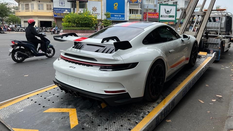 Porsche 911 GT3 2022 giá gần 20 tỉ đồng về Việt Nam