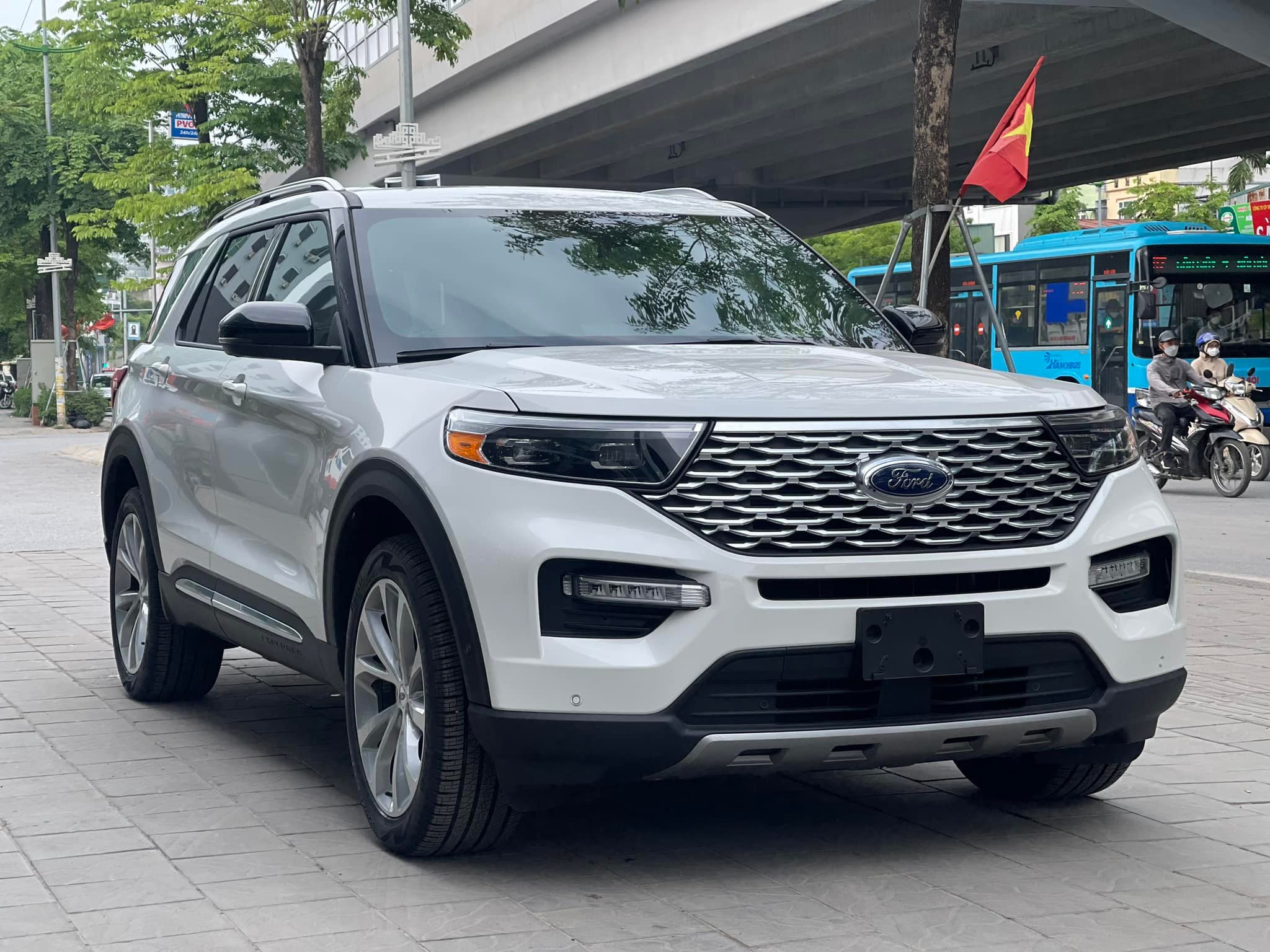 Ford Explorer Platinum 2022 Nhập Không Chính Hãng Về Việt Nam, Giá Hơn 4 Tỉ  Đồng