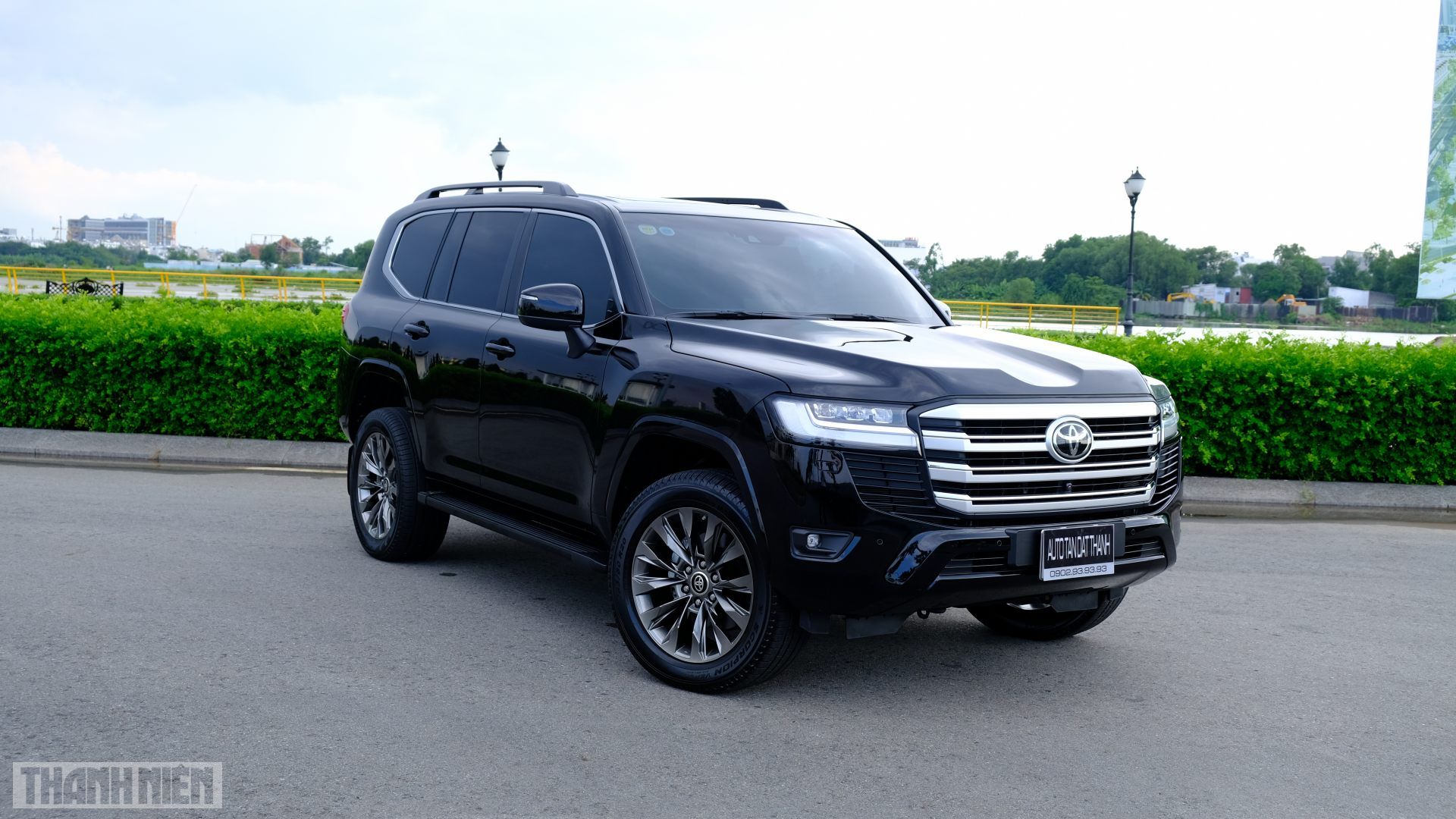 Toyota Land Cruiser Prado đời cũ rao bán gần nửa tỷ đồng