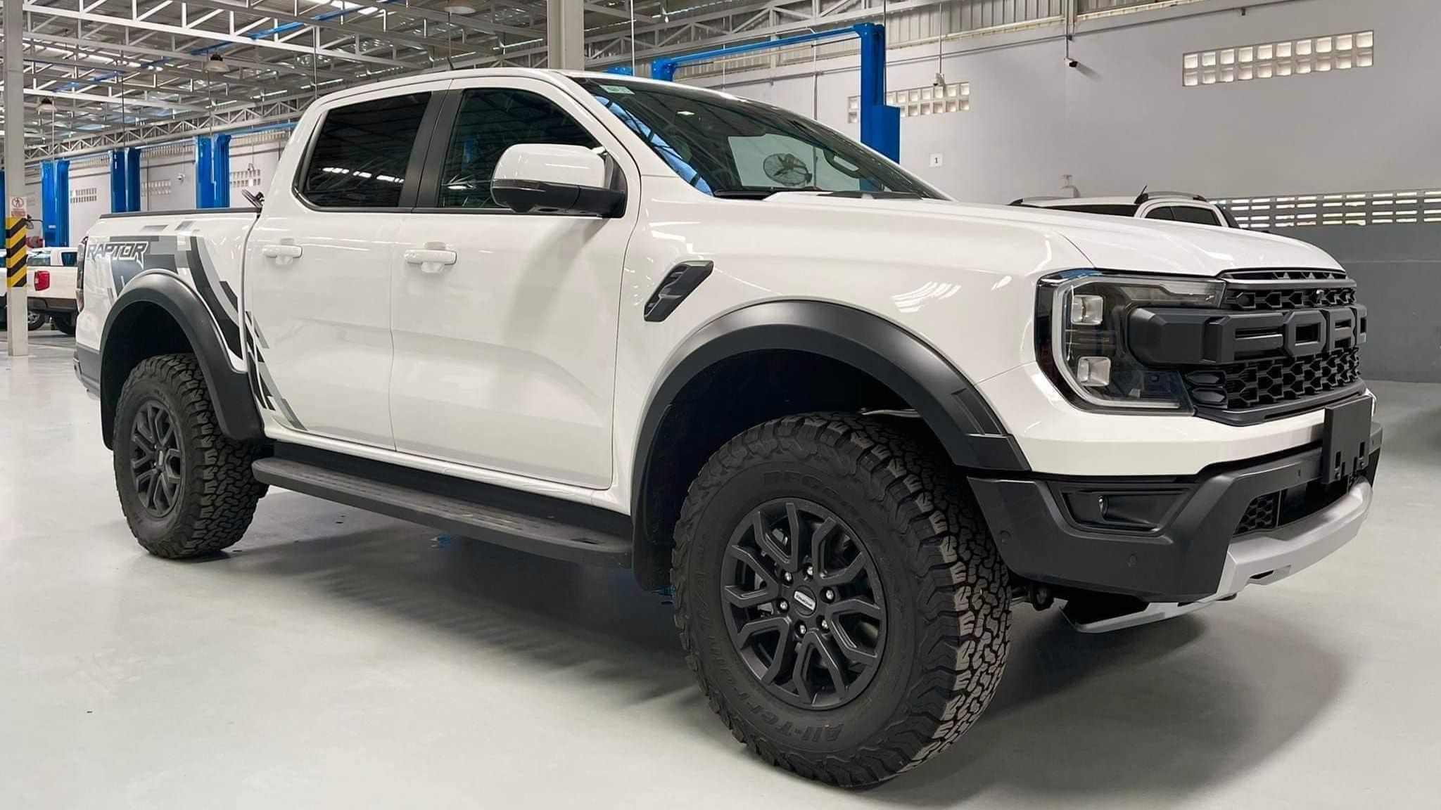 Soi Thực Tế Ford Ranger Raptor 2022 Được Người Dùng Việt Nam Chờ Đợi