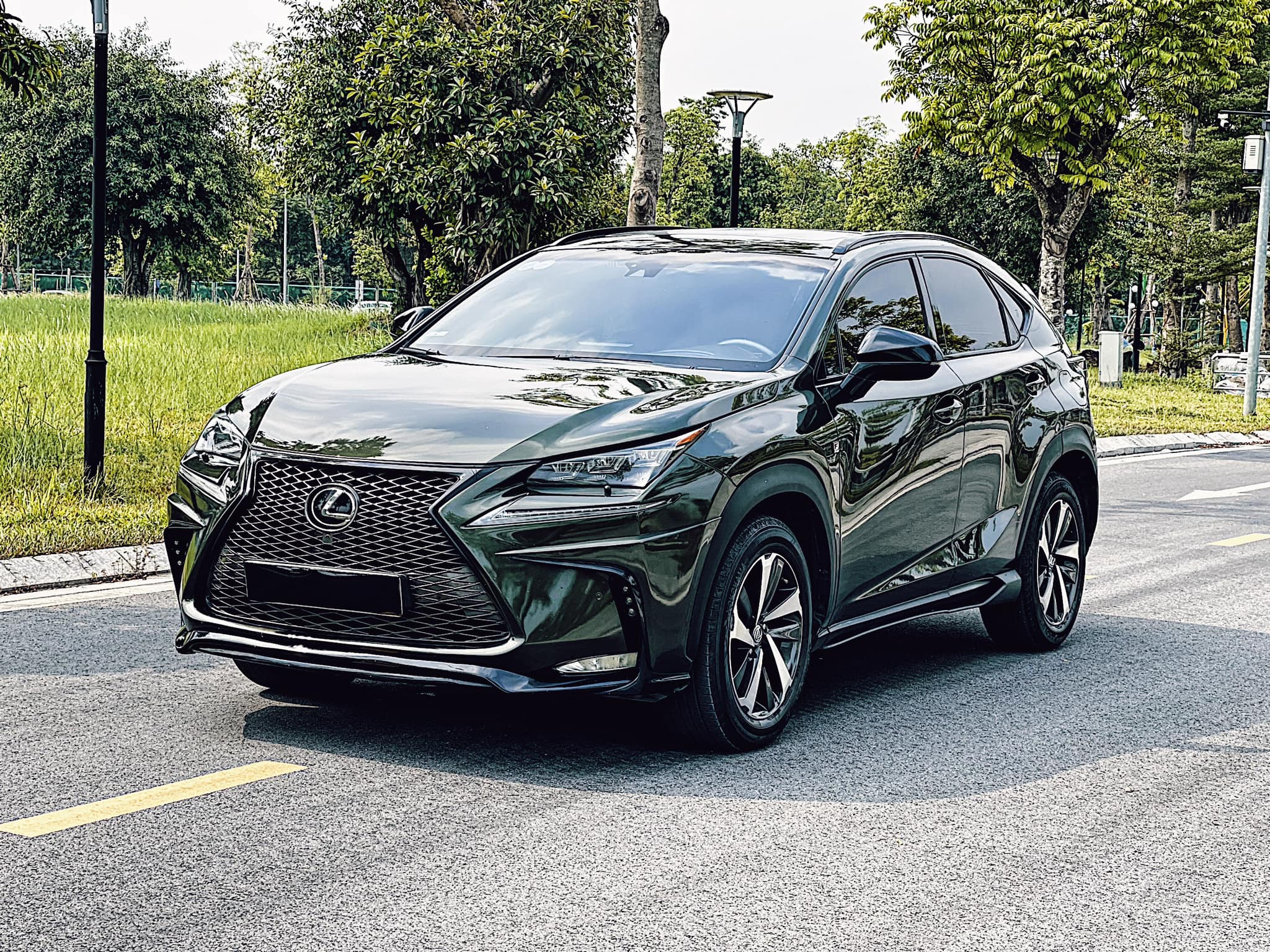 Lexus NX200t 2016 đi lướt bán lại giá gần bằng NX300 2018