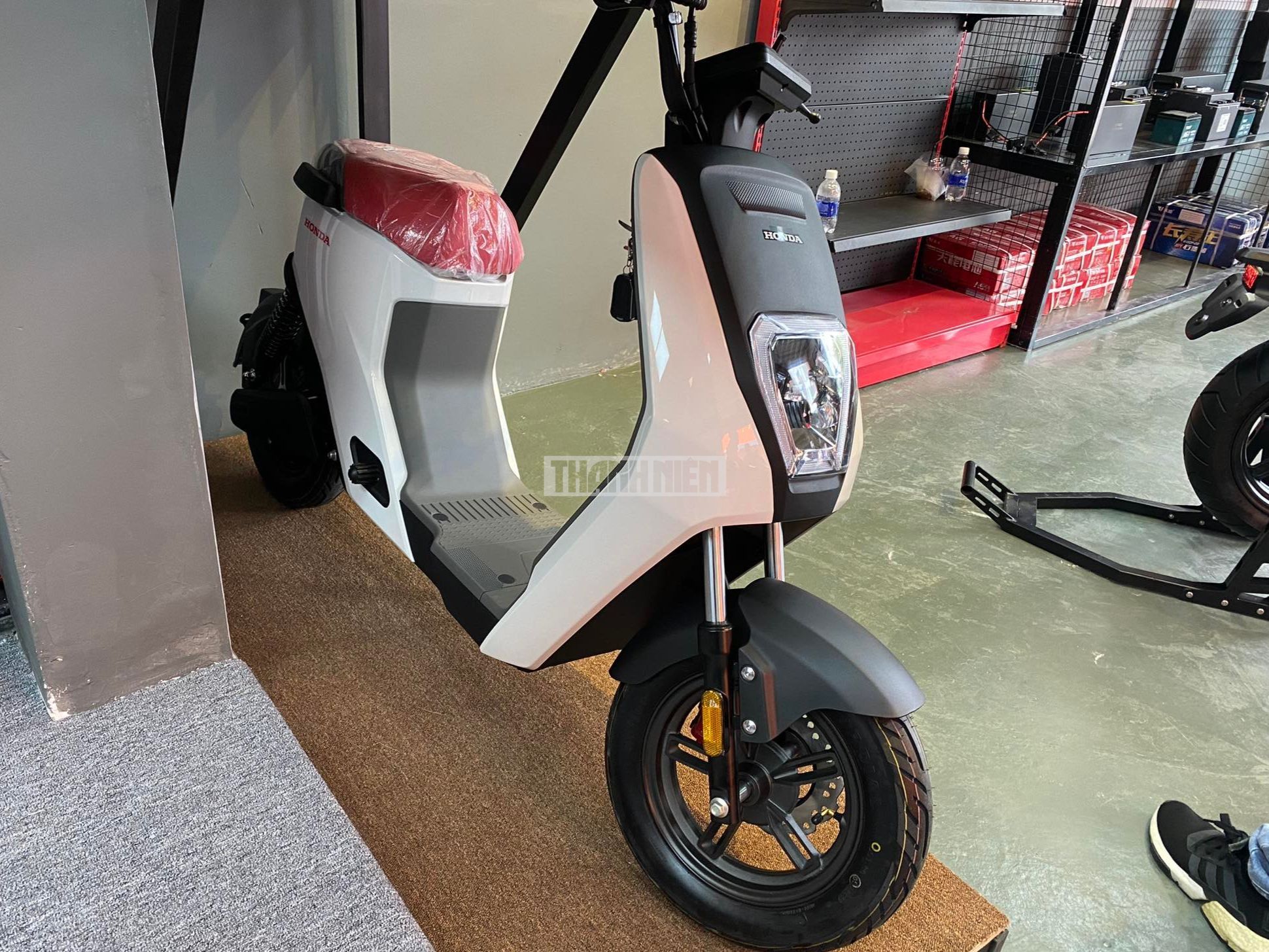 Xe máy điện Honda Mono