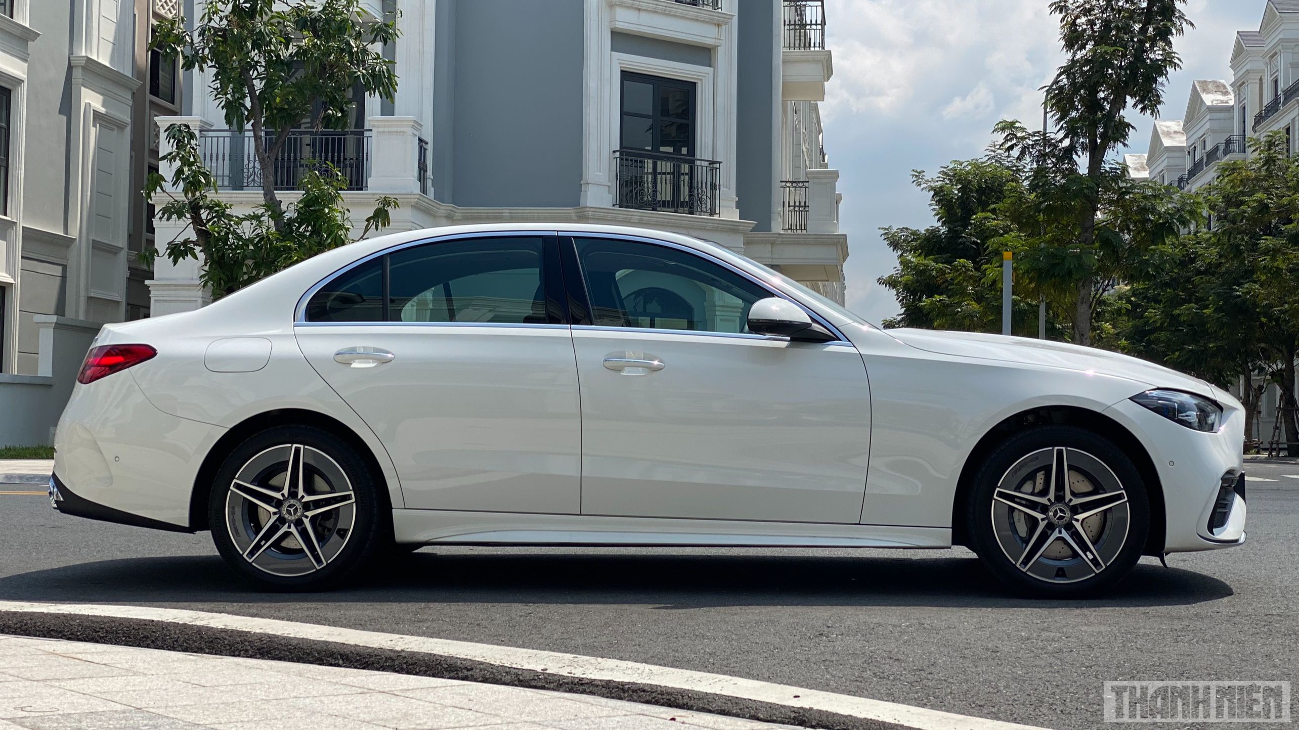 Bán xe ô tô Mercedes Benz C class C300 AMG 2018 giá 1 Tỷ 639 Triệu  3456442