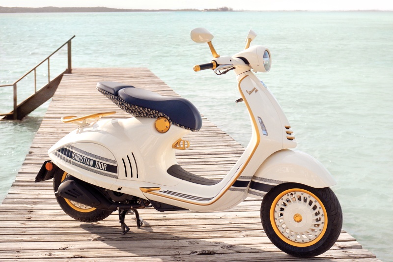 Vespa 946 Christian Dior bị đẩy giá lên mức 16 tỷ đồng  VnExpress