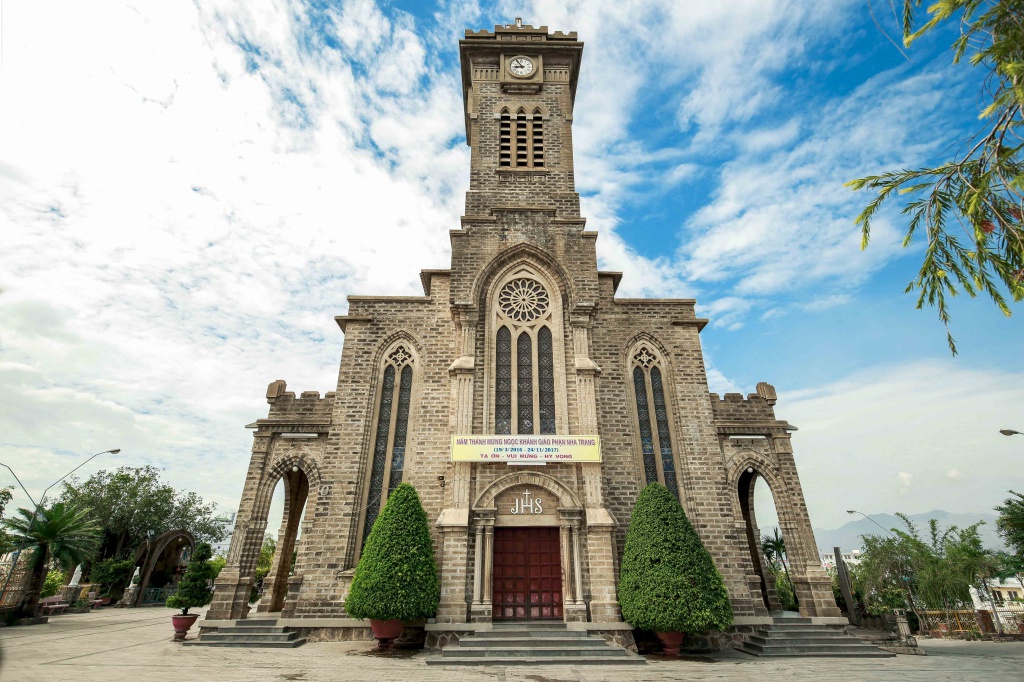 Nhà thờ Núi Nha Trang: Vẻ đẹp yên bình trong lối kiến trúc Gothic