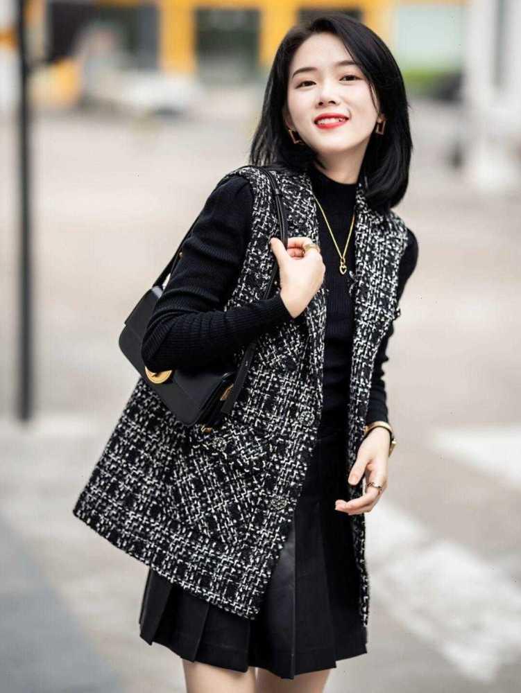 Giảm giá Set áo khoác và chân váy dài dạ tweed kẻ trắng đen - Mua Thông Minh