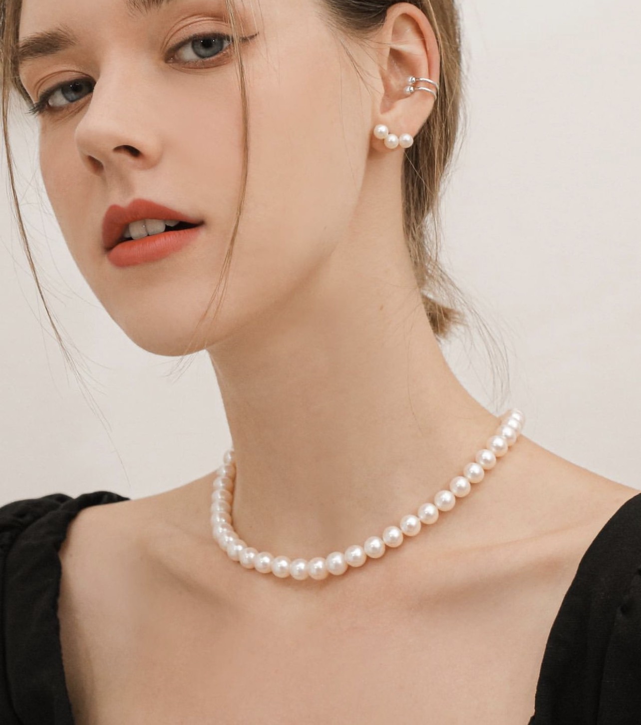 Mix dây chuyền hợp với từng loại cổ áo | Anh Phương Jewelry