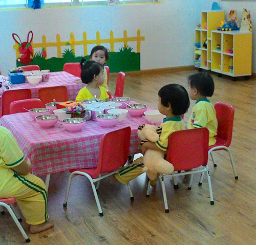 Việc thực hiện đại trà nuôi dạy và chăm sóc trẻ mầm non 6 - 18 tháng tuổi theo kế hoạch của ngành giáo dục là tin vui của nhiều phụ huynh, đặc biệt là công nhân - Ảnh minh họa: B.S