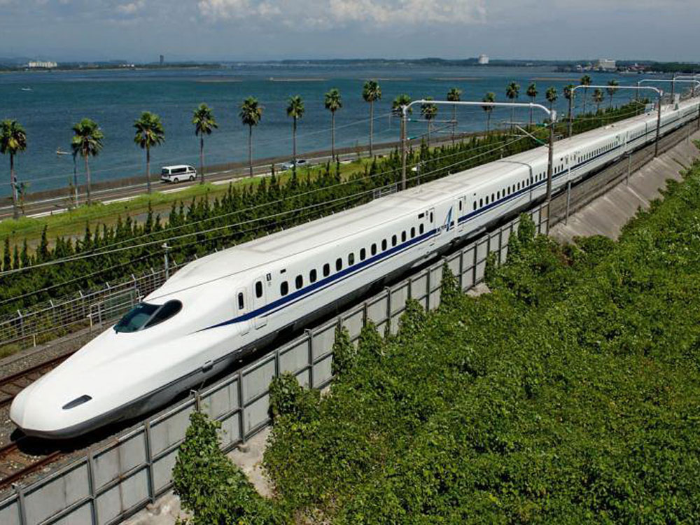 Tàu cao tốc Shinkansen ở Nhật Bản - Ảnh: The Japan Times