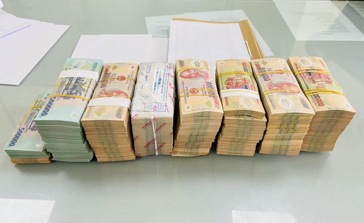 Nữ đại tá ‘dỏm’ lừa hàng chục người gần 20 tỉ, mua ô tô tiền tỉ cho bạn ...