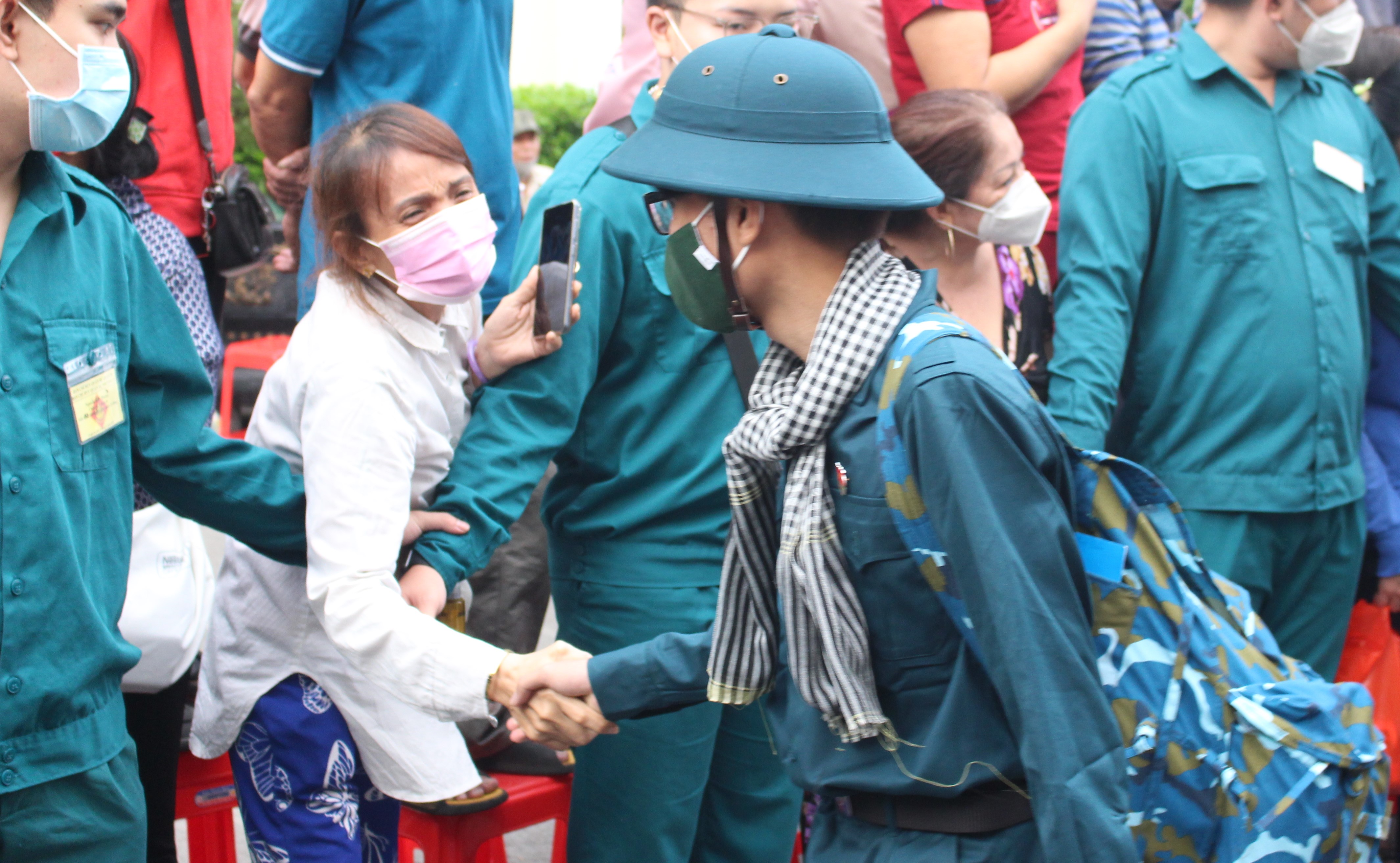 Anh đi nghĩa vụ quân sự 2 năm về, em còn thương anh không?'