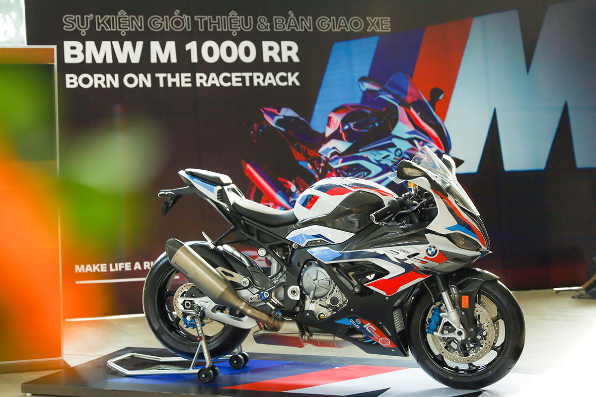 BMW S1000RR 2022 bất ngờ có thêm màu mới kèm loạt nâng cấp  Motosaigon