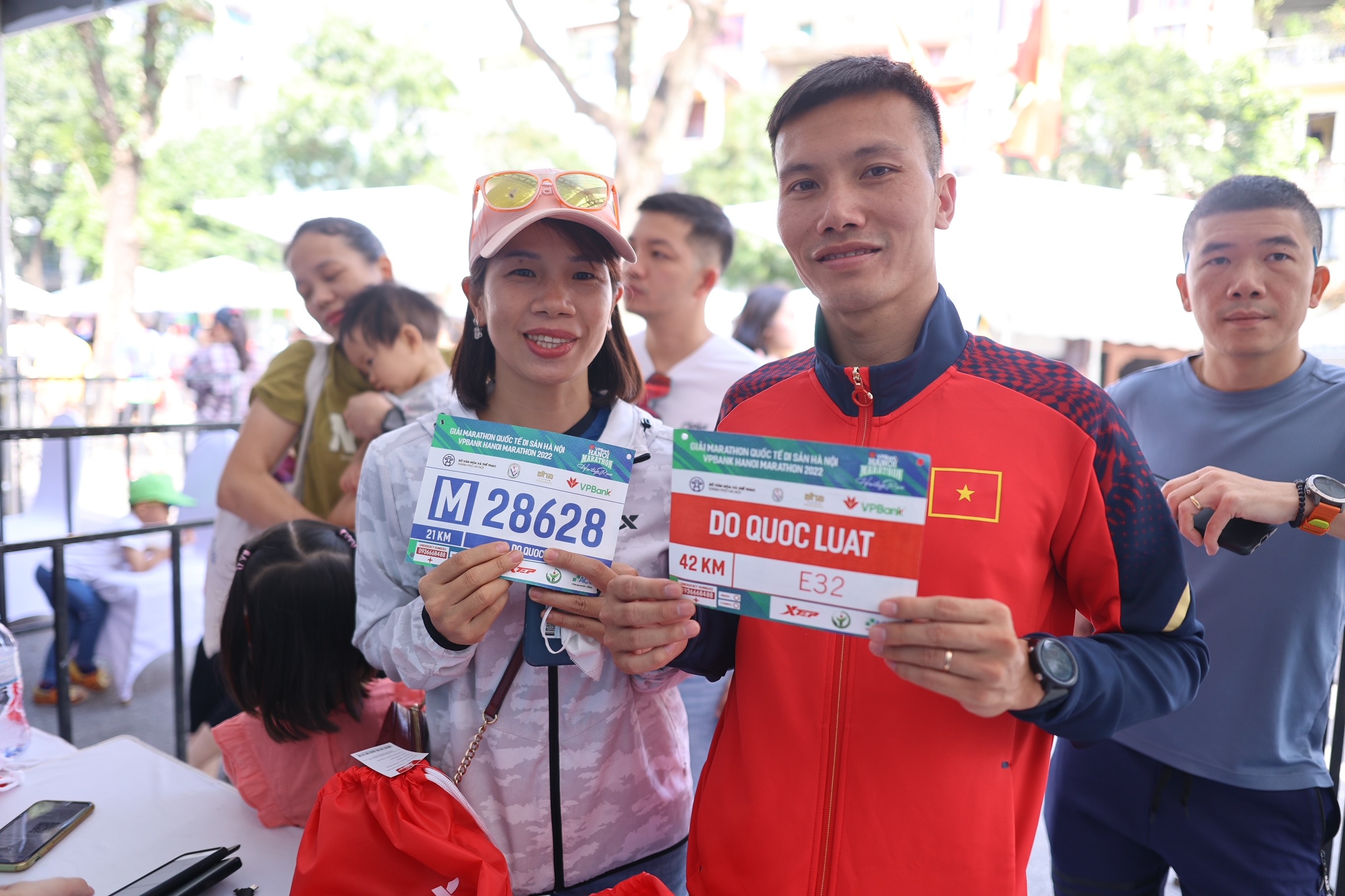 Dàn runner xinh đẹp đổ bộ VPBank Hanoi Marathon 2022