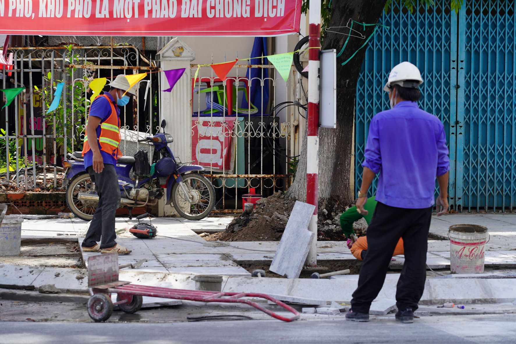 Tiền hỗ trợ giúp bạn có thể hoàn thành những dự án, kế hoạch trong cuộc sống. Hãy xem hình ảnh để hiểu rõ hơn về cách sử dụng và ảnh hưởng của tiền hỗ trợ trong cuộc sống.