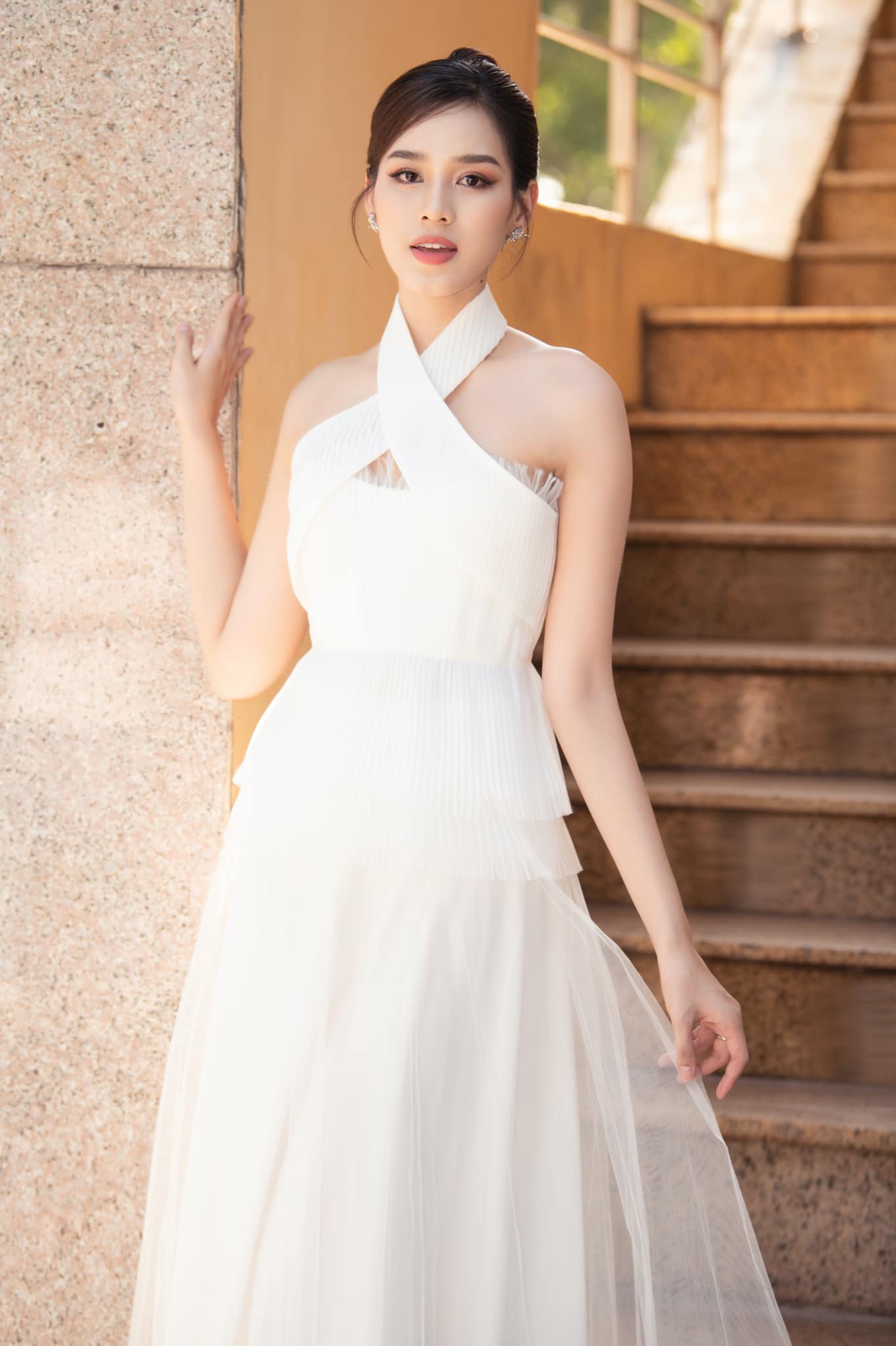 Váy đầm nữ dễ thương dáng dài hai dây màu trắng vãi đũi cao cấp