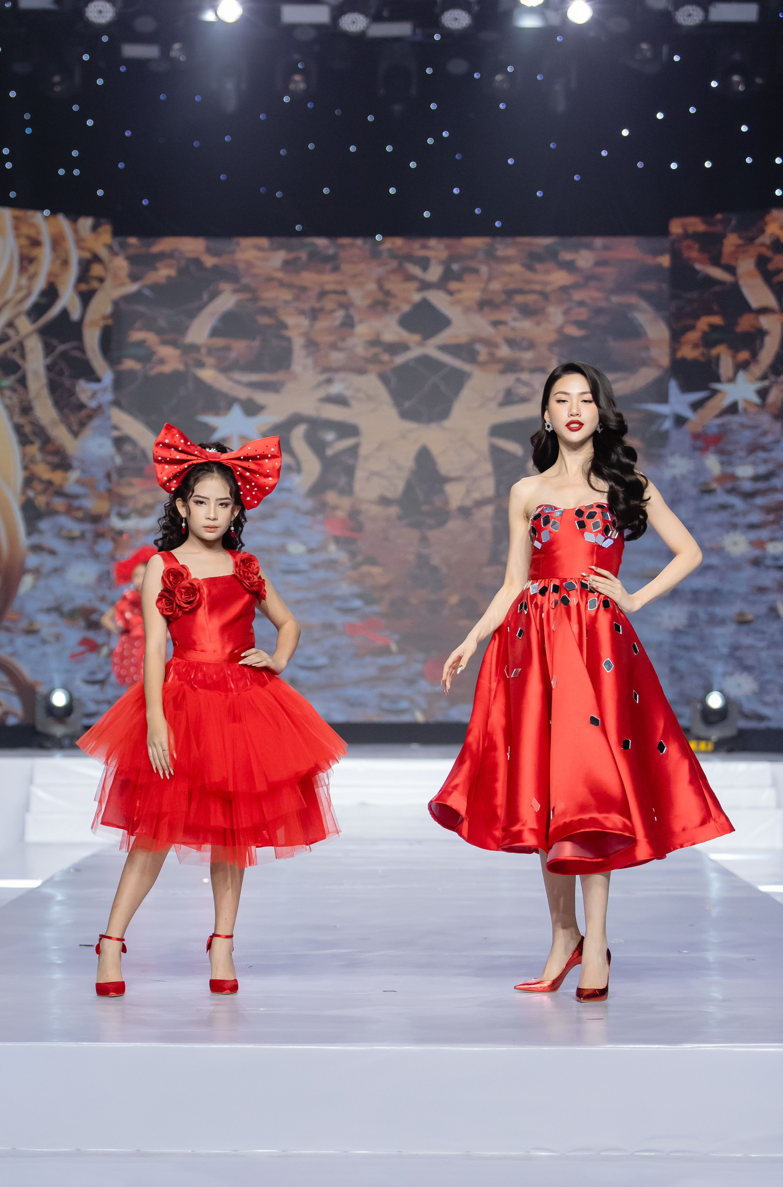 Ấn tượng thảm đỏ của BST Elie Saab Couture Thu Đông 2013 - Tạp chí Đẹp