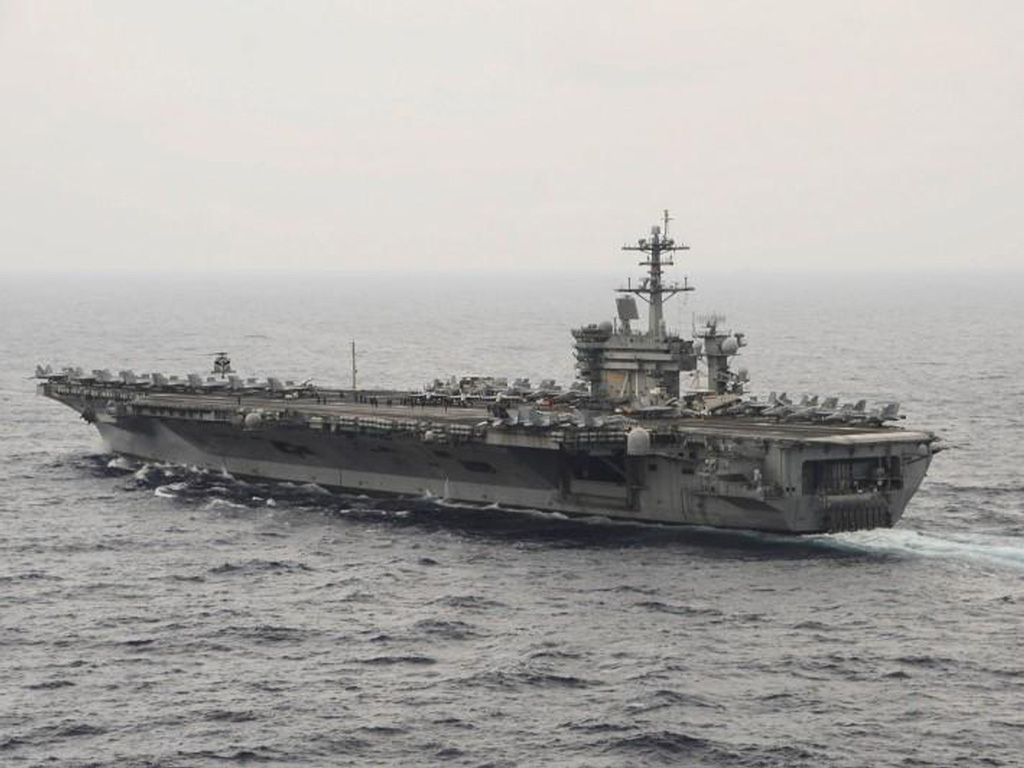 Tàu sân bay USS Theodore Roosevelt của Hải quân Mỹ trên Biển Đông ngày 29.10.2015 - Ảnh: Reuters