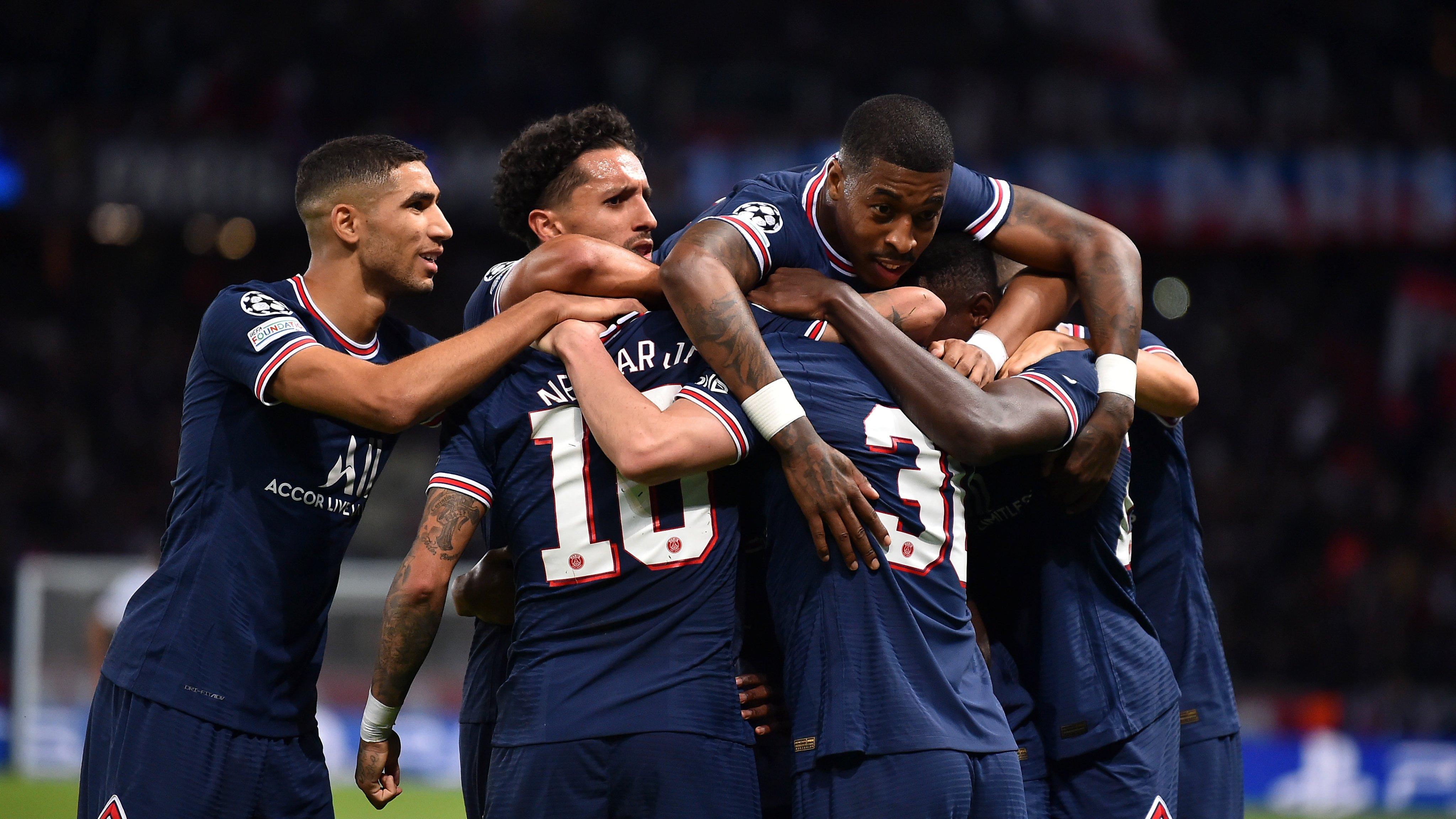 Bạn đang xem xét những dự đoán về trận đấu Rennes vs PSG Ligue 1? Hãy cùng cảm nhận những lời bình luận tuyệt vời của các chuyên gia bóng đá về trận đấu này, giải đáp tất cả thắc mắc của bạn, cùng nhau chia sẻ niềm yêu thích với Messi, Neymar và các ngôi sao bóng đá khác.