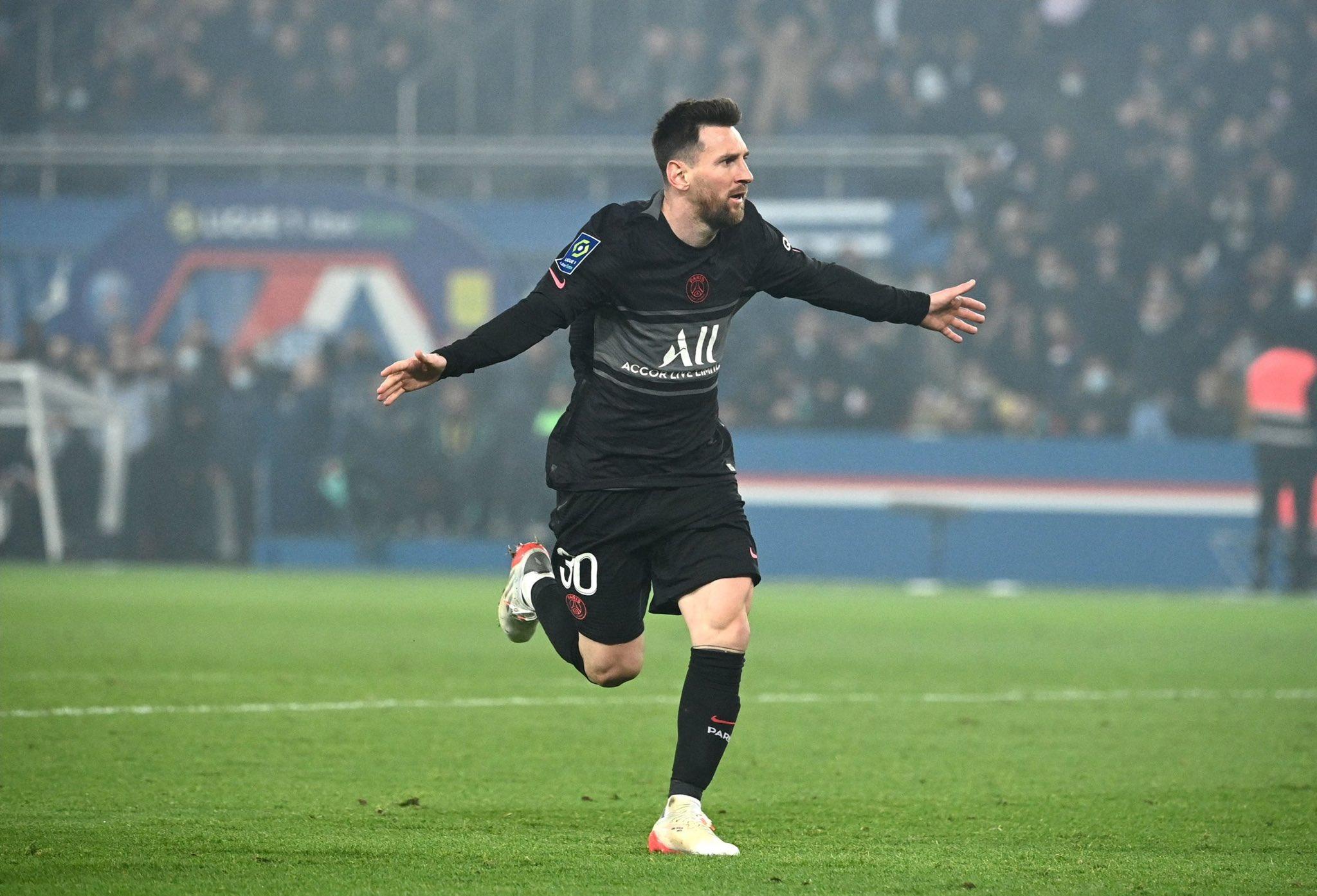 Messi hạnh phúc sau bàn thắng đầu tiên ghi ở giải Ligue 1