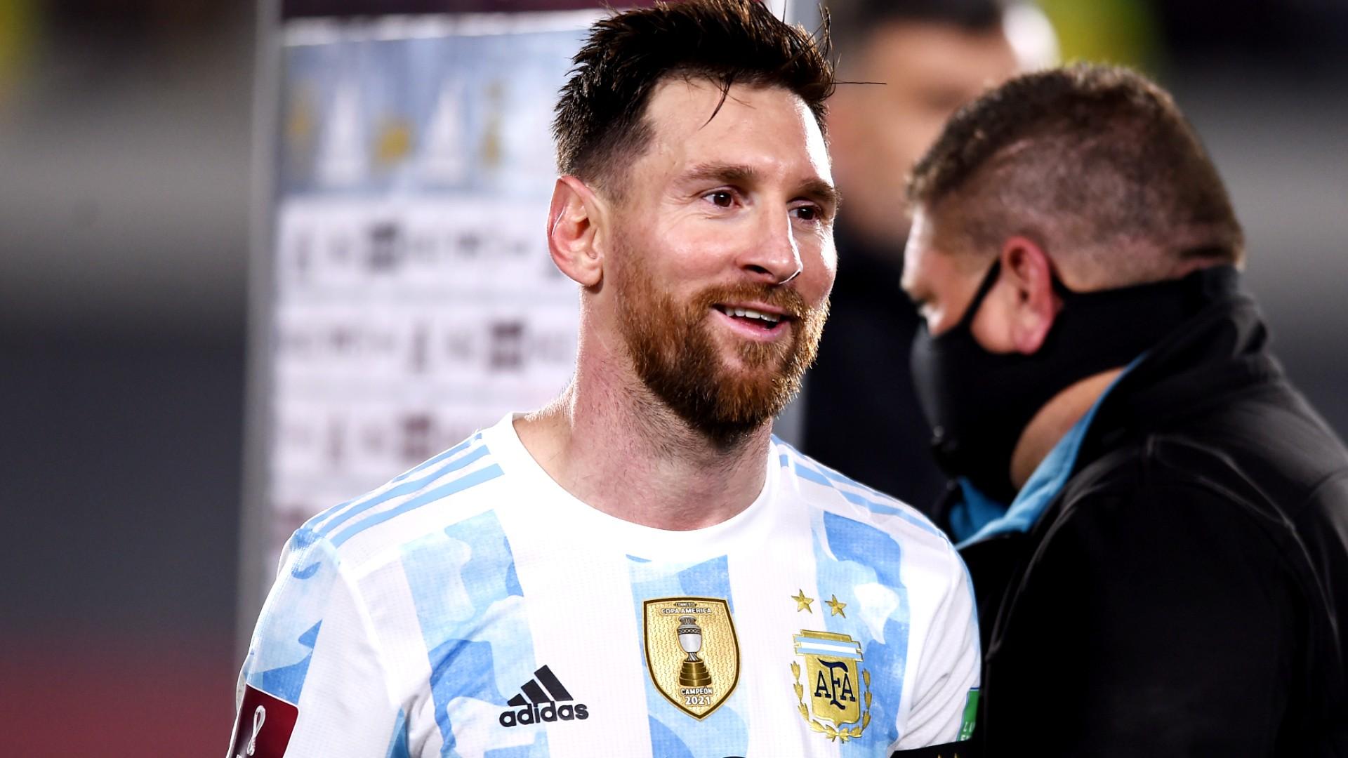 Messi Argentina của đội tuyển quốc gia - đó chính là người hiện đang giữ kỷ lục 6 lần giành Quả bóng vàng FIFA. Siêu sao này đã ghi dấu ấn lịch sử trong ngành bóng đá và hình ảnh của anh ấy tại Argentina là những tác phẩm mới nhất, cập nhật nhất của chúng tôi. Hãy kiểm tra và thưởng thức ngay!