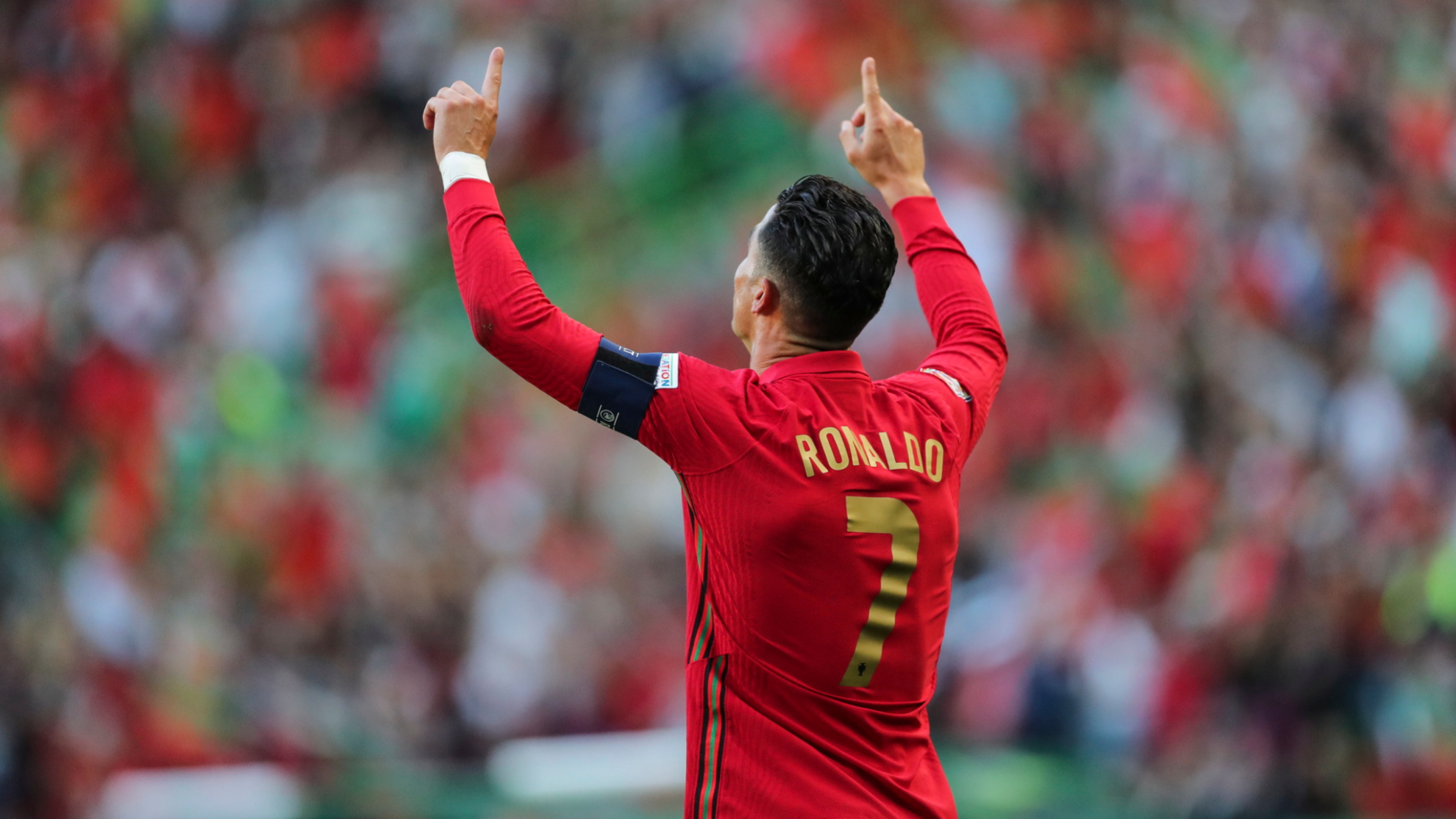 C.Ronaldo, đòi rời tuyển, Bồ Đào Nha: Cùng xem hình ảnh về C.Ronaldo có phản ứng gì đối với việc ông quyết định đòi rời đội tuyển Bồ Đào Nha sau khi bị loại khỏi World Cup
