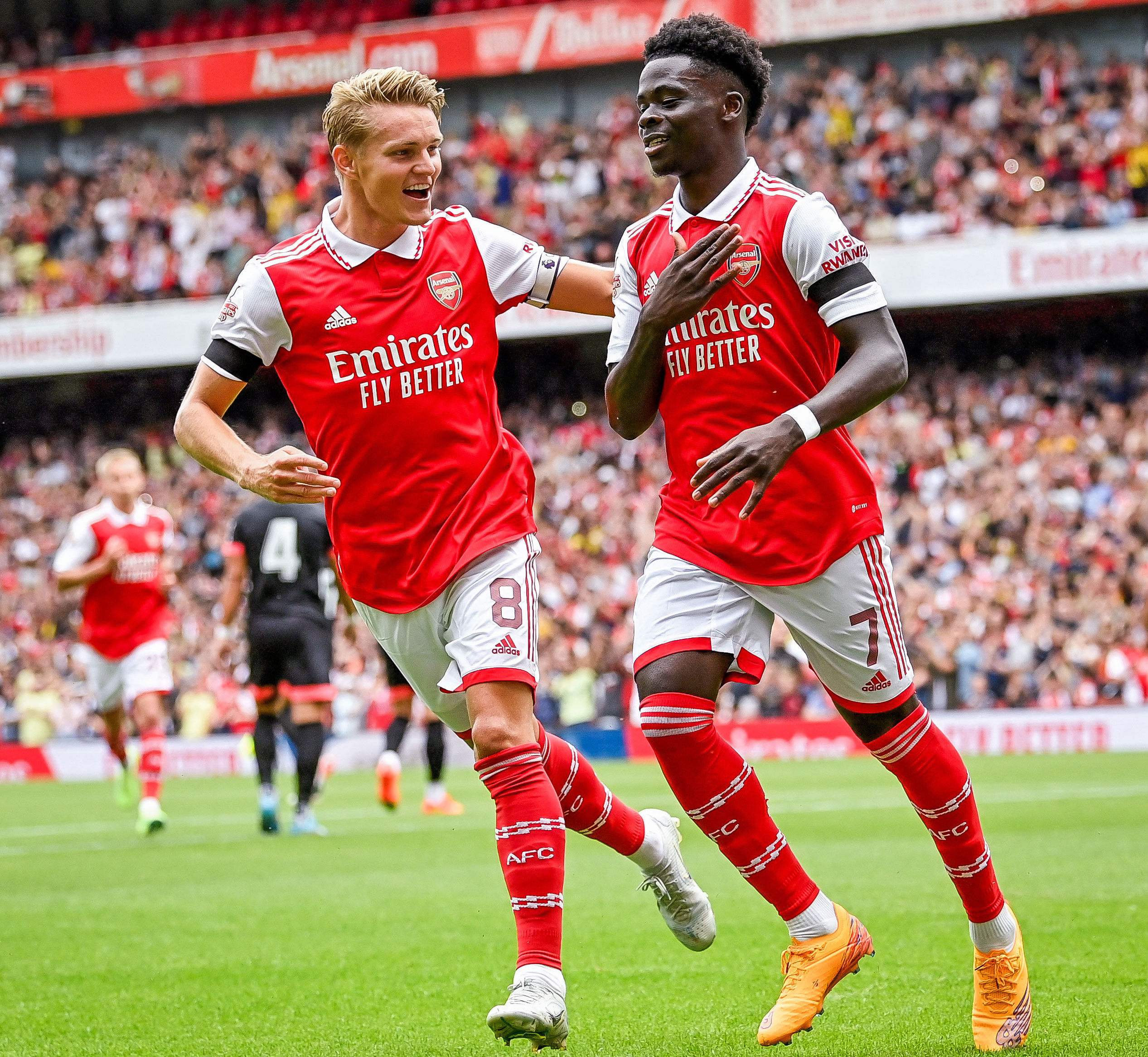 Odegaard lên chức đội trưởng, Arsenal thắng tưng bừng