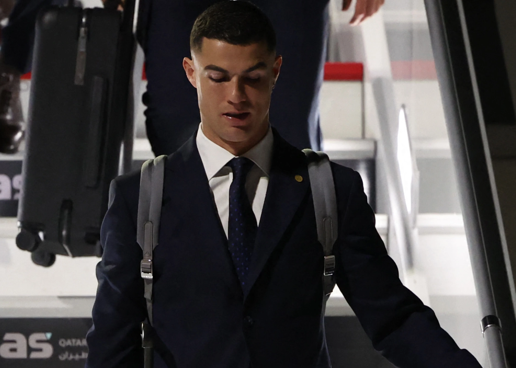 Cristiano Ronaldo cùng tuyển Bồ Đào Nha đến Qatar giữa rắc rối với MU