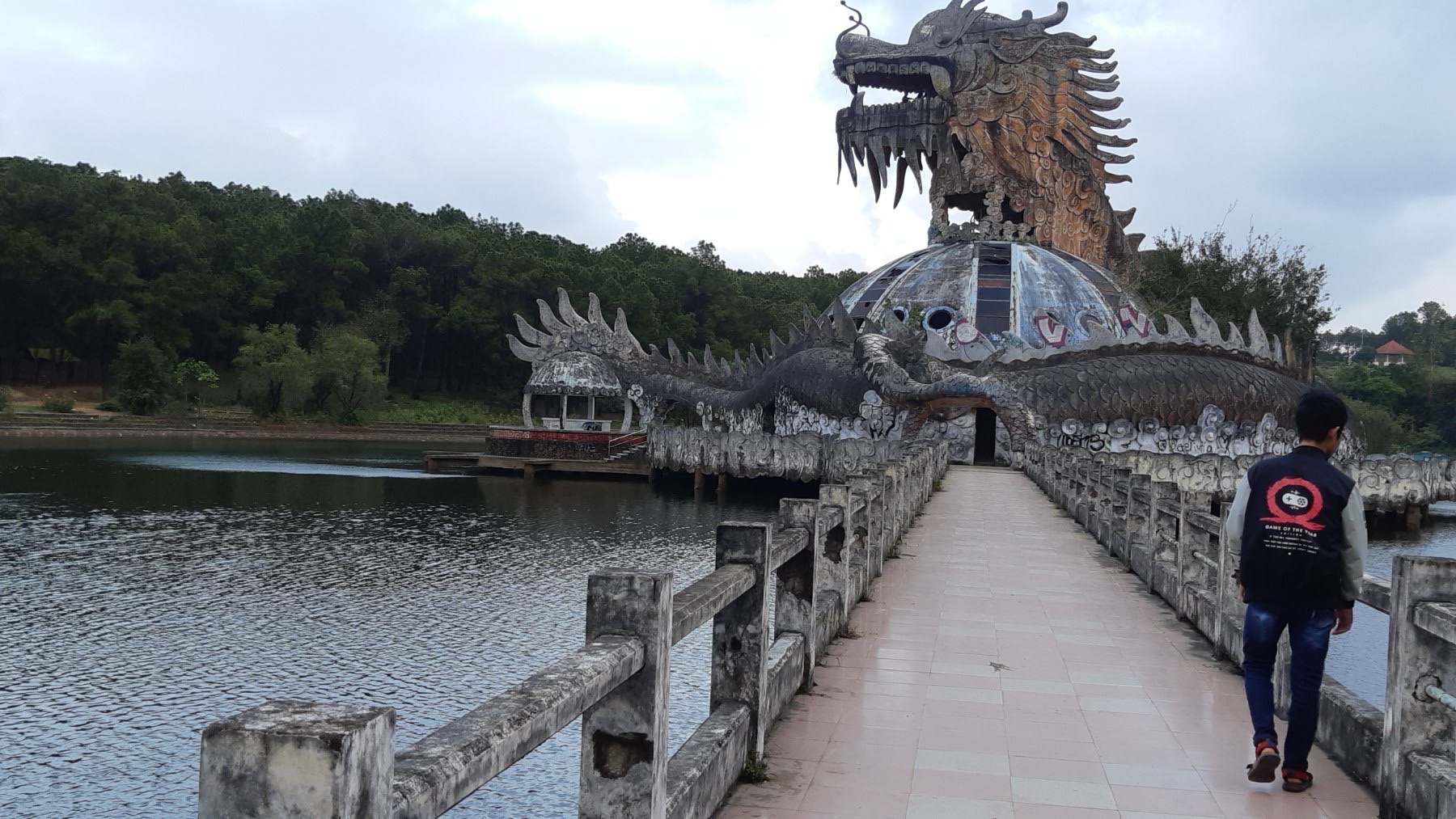 Công viên kinh dị' mặt mày hồ nước Thủy Tiên ở Huế tiếp tục đón quý khách sau Tết ...