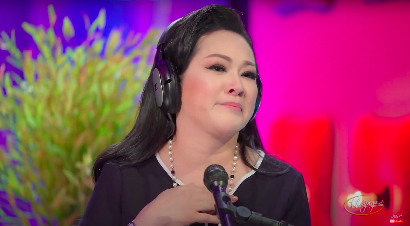 Như Quỳnh bật khóc trước mặt Hoài Linh: 'Tôi chưa từng mặc áo cưới một lần'