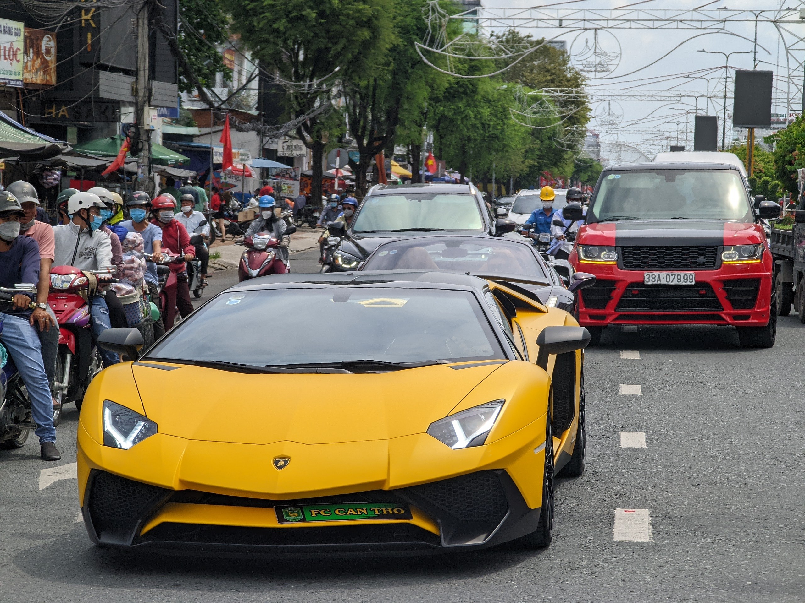Bóc giá siêu xe Ngựa chiến của Tuấn Hưng vừa gây xôn xao giới chơi xe
