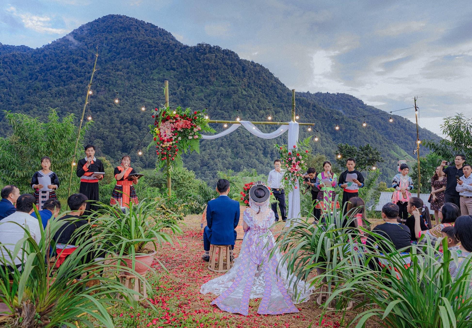 Muốn khám phá vẻ đẹp hoang sơ của vùng Tây Bắc và những người dân làng H\'Mông sinh sống tại đó? Ngay bây giờ, hãy xem bức ảnh của chúng tôi để trải nghiệm ngay từ những khoảnh khắc đầu tiên.