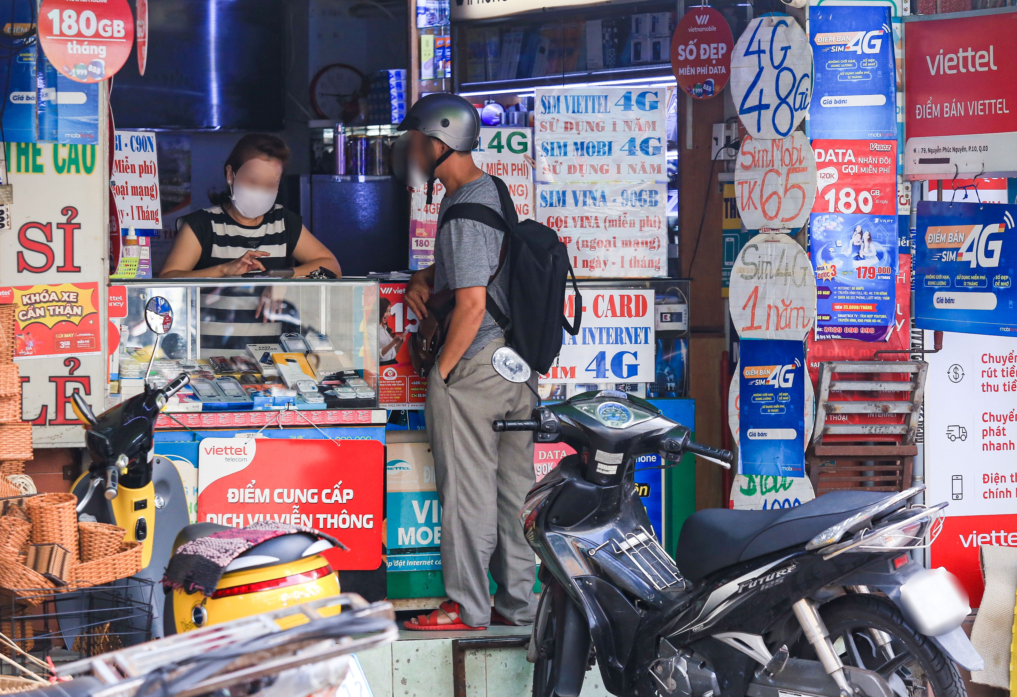 SIM 'rác' bán công khai, tràn lan