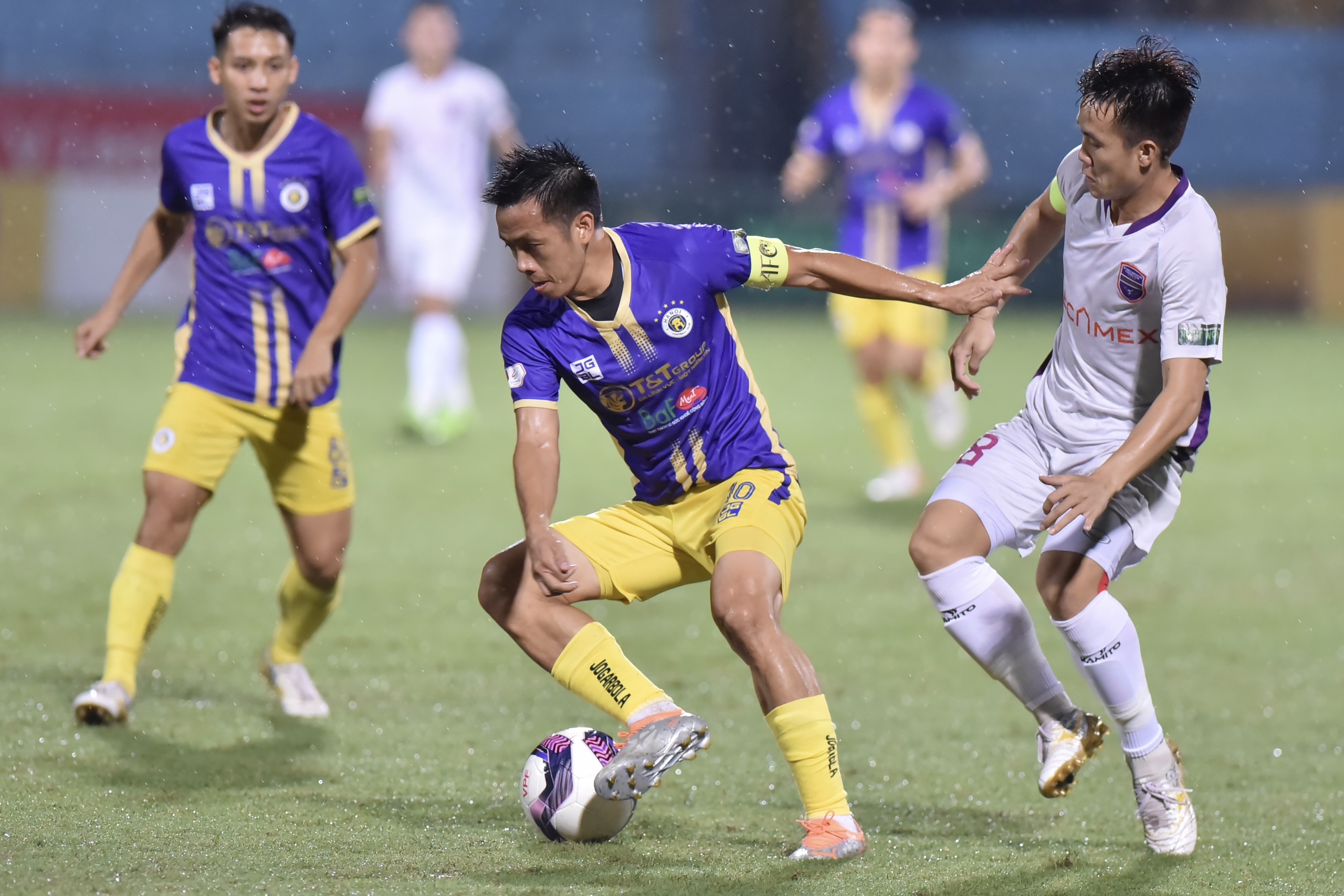           Bảng xếp hạng vòng 17 V-League 2022: Hà Nội FC gia tăng cách biệt         