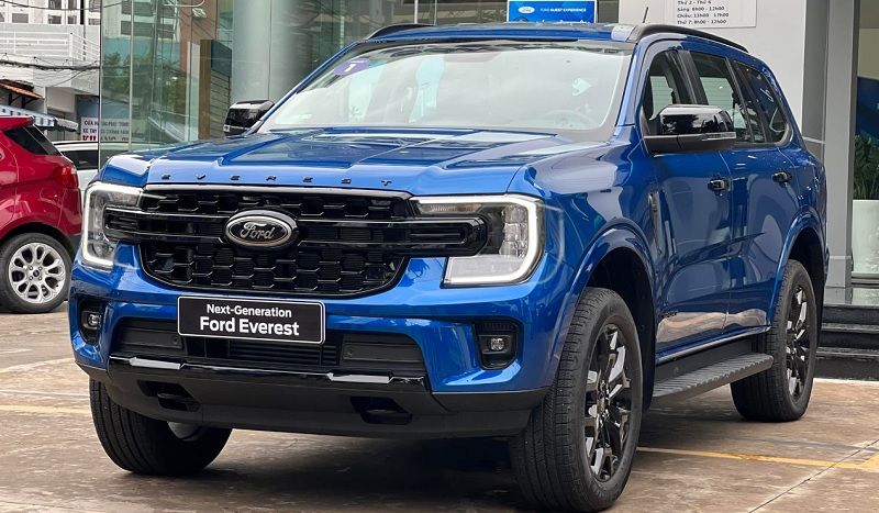 Ford Everest 2022 chạy hơn 4000km rao bán lỗ ngỡ ngàng