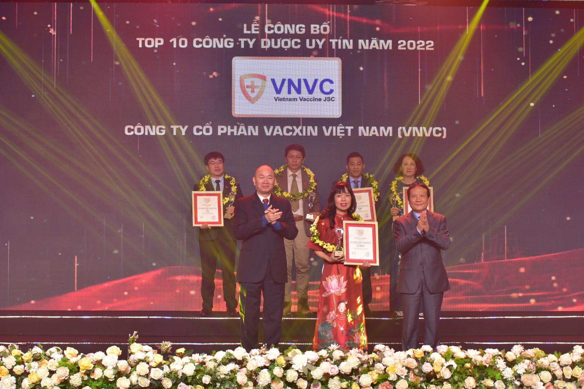 Hệ thống tiêm chủng VNVC được vinh danh công ty dược uy tín hàng đầu Việt Nam- Ảnh 1.