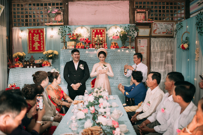 Ảnh đám cưới mộc mạc ở miền Tây - simple wedding photography: Đôi tân lang tân nương đã chọn một đám cưới mộc mạc nhưng ấm cúng tại miền Tây. Những bức ảnh tươi cười và đầy hạnh phúc sẽ chắc chắn làm tan chảy trái tim của bạn.