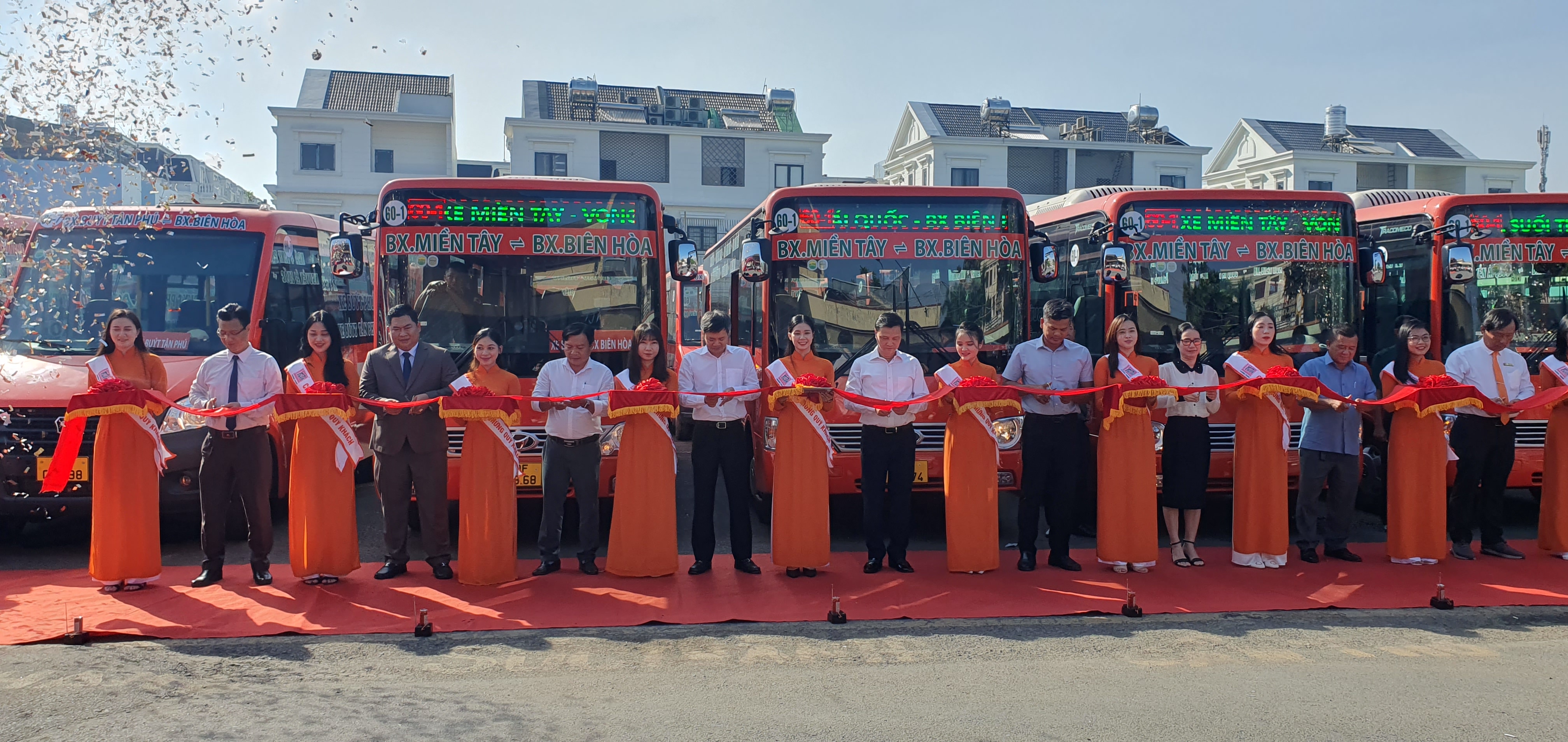 khai-tr-ng-4-tuy-n-xe-bu-t-ng-nai-tp-hcm