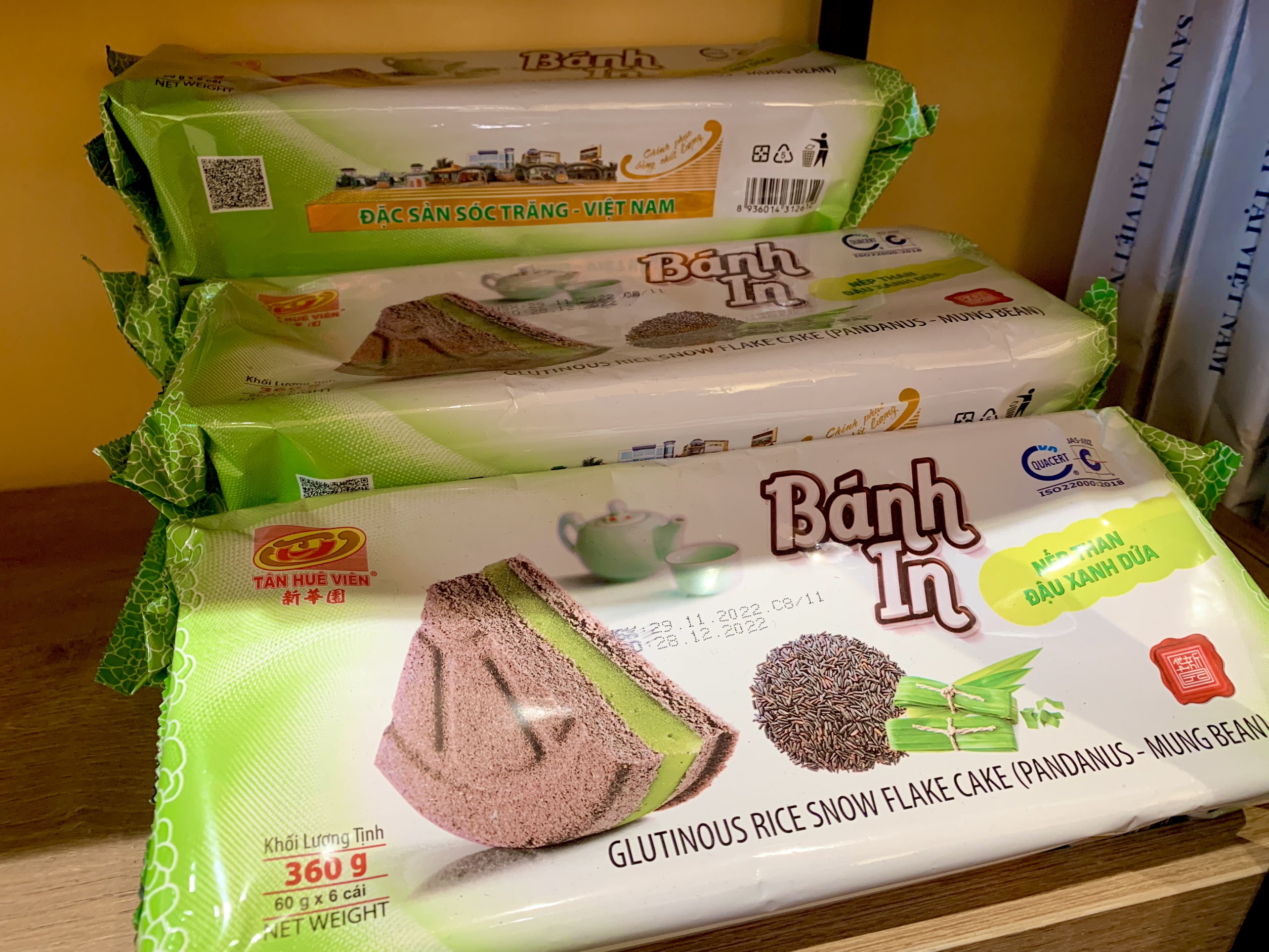 Ghé chợ Bà Hoa mua bánh in: 'Không có thì tết cứ thấy thiếu thiếu'